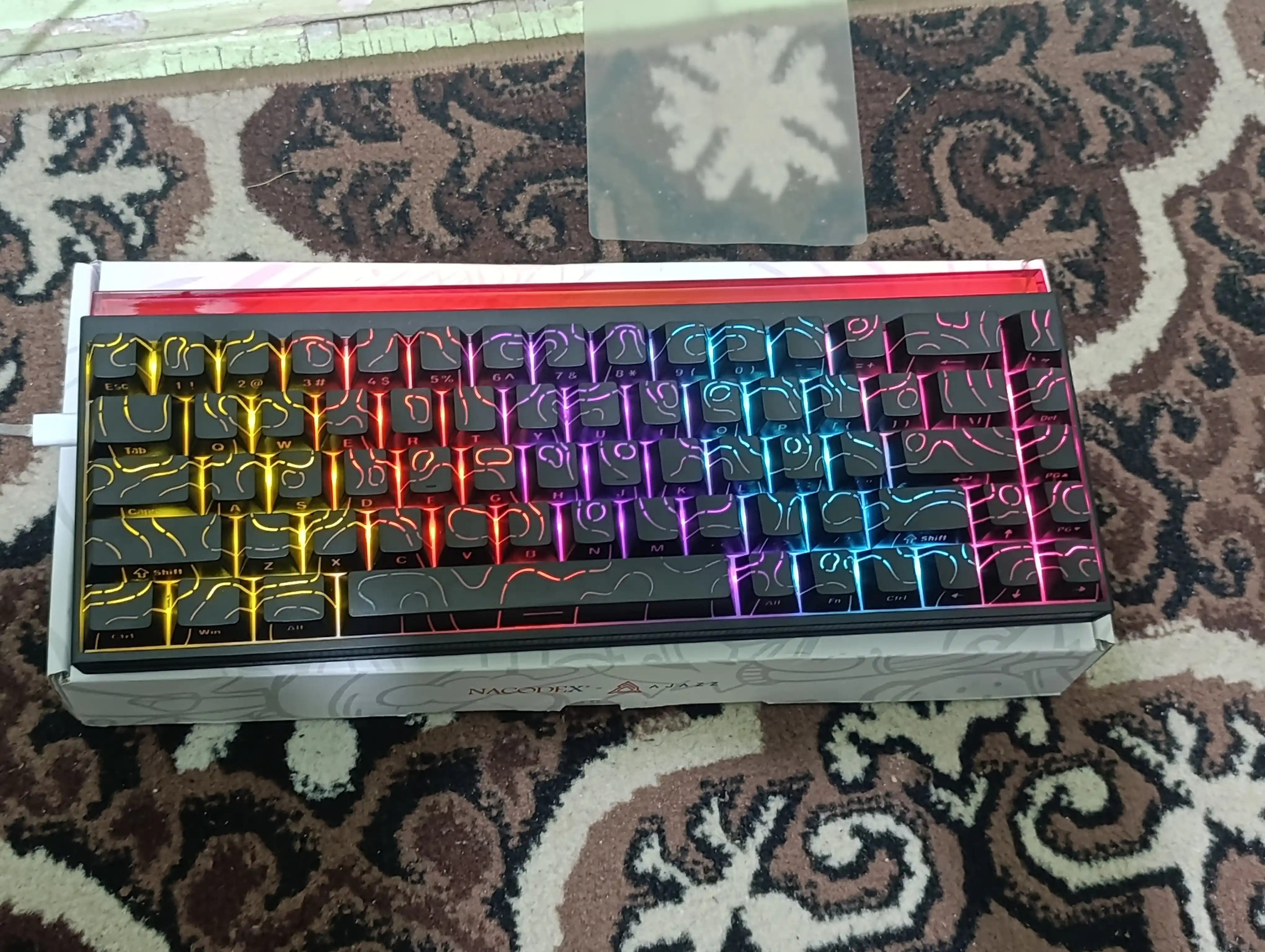 Geymerlar uchun RGB yoritilgan AJAZZ o‘yin klaviaturasi mexanik / membranali