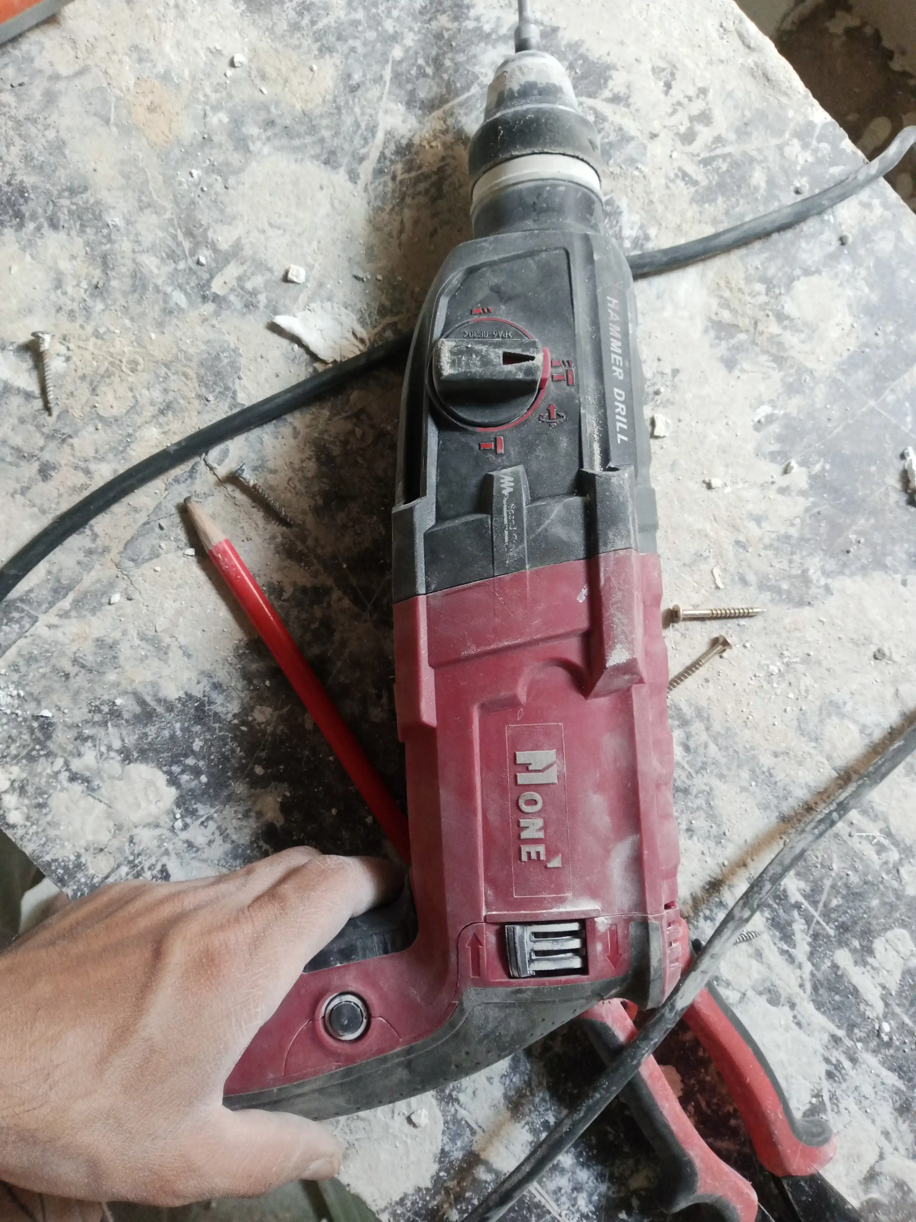Perforator NUMBER ONE EH1300/30-1, 3-rejim, 3,2 Dj, 1300 Vt, 4600 ud/min, SDS+, keys