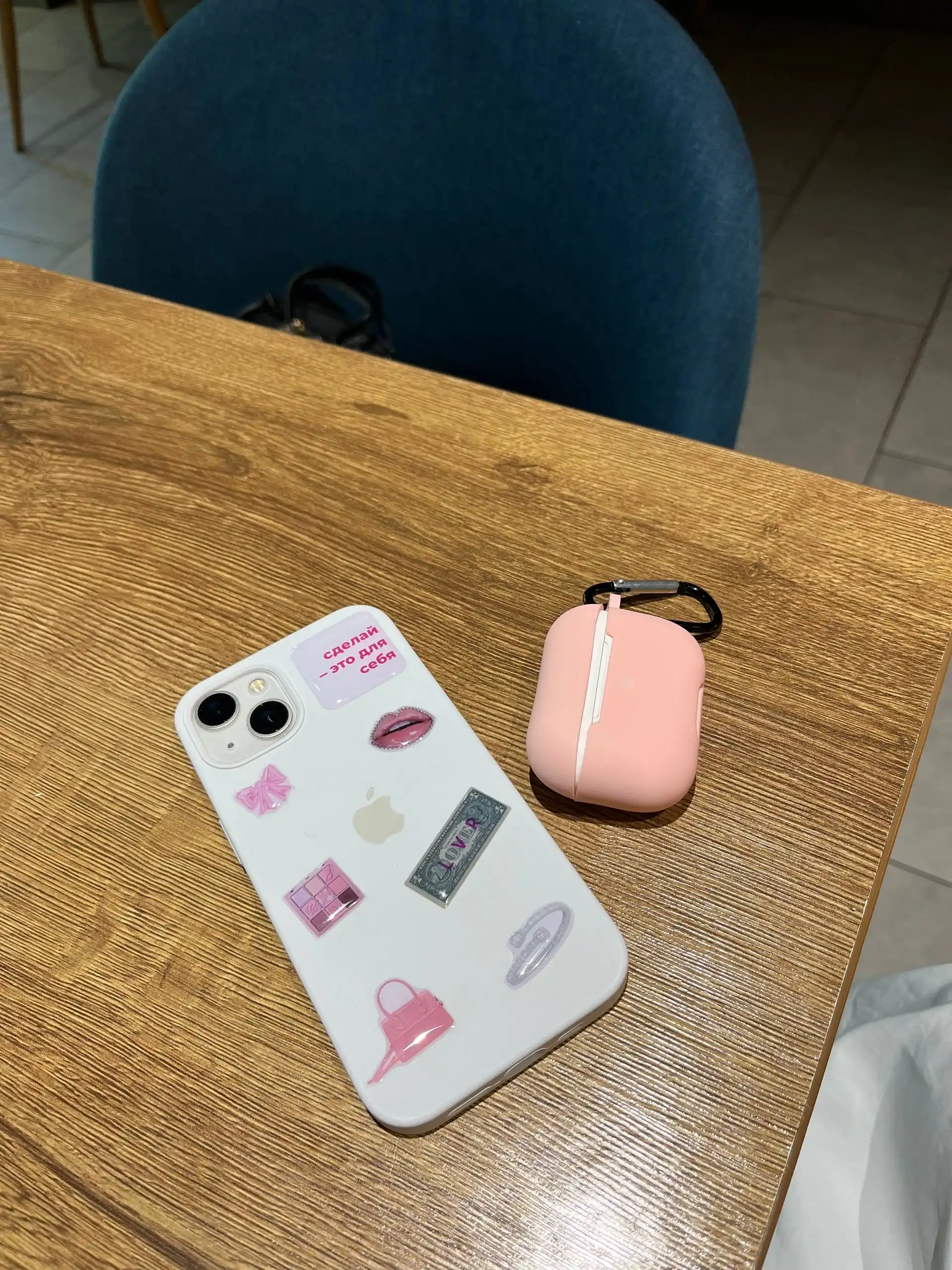Силиконовый чехол для наушников Airpods Pro