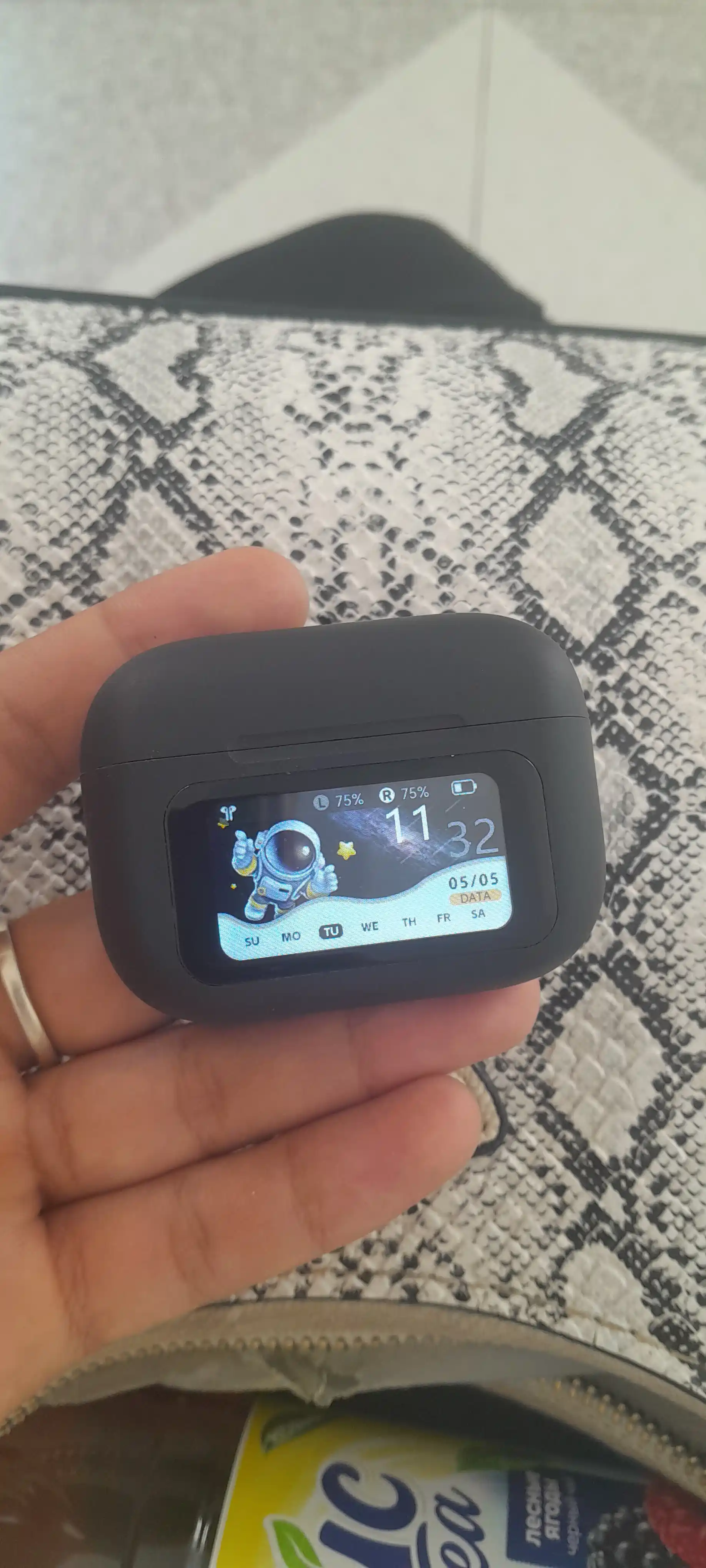 Smart Bluetooth quloqchin, ekranga ega, sensorli boshqaruv, xabarlar bilan, 22+ funksiya