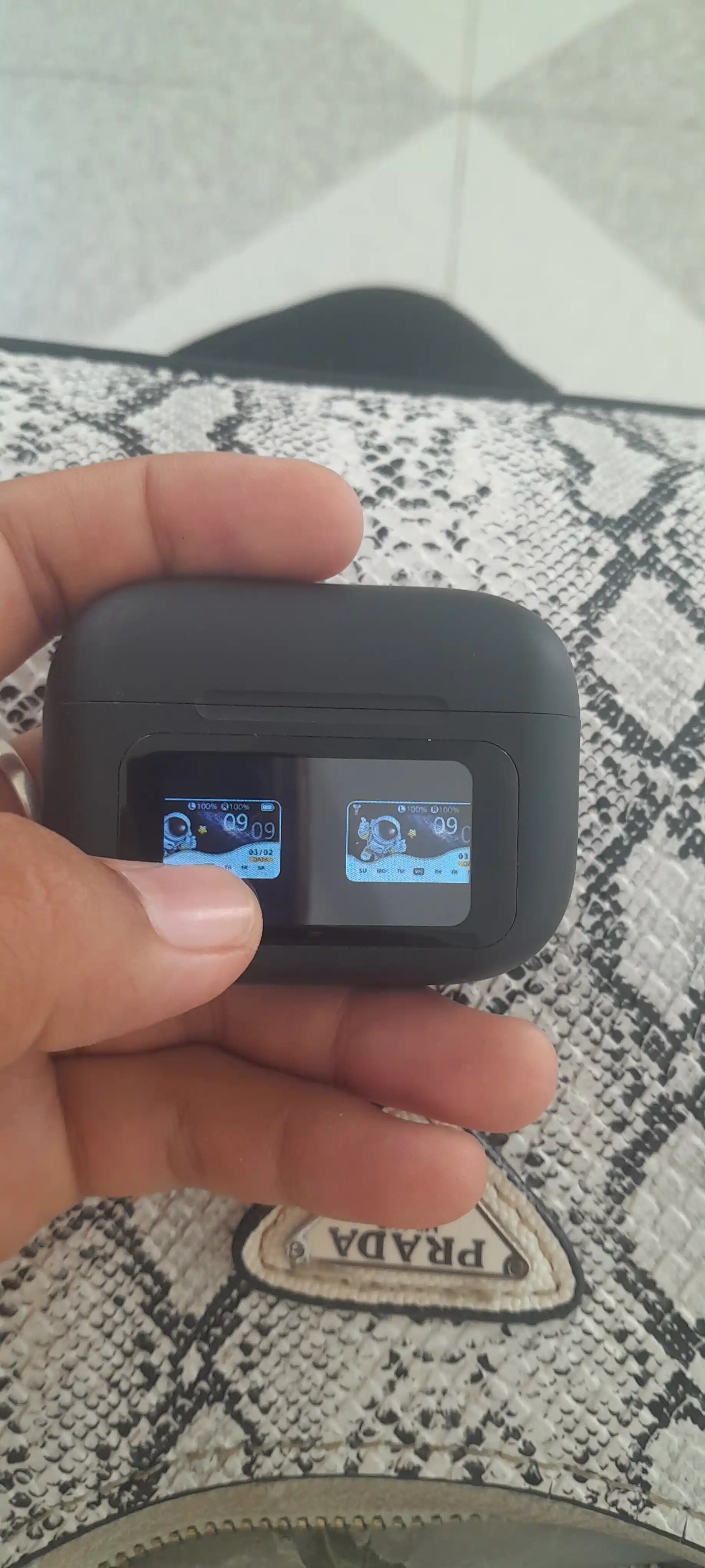 Smart Bluetooth quloqchin, ekranga ega, sensorli boshqaruv, xabarlar bilan, 22+ funksiya