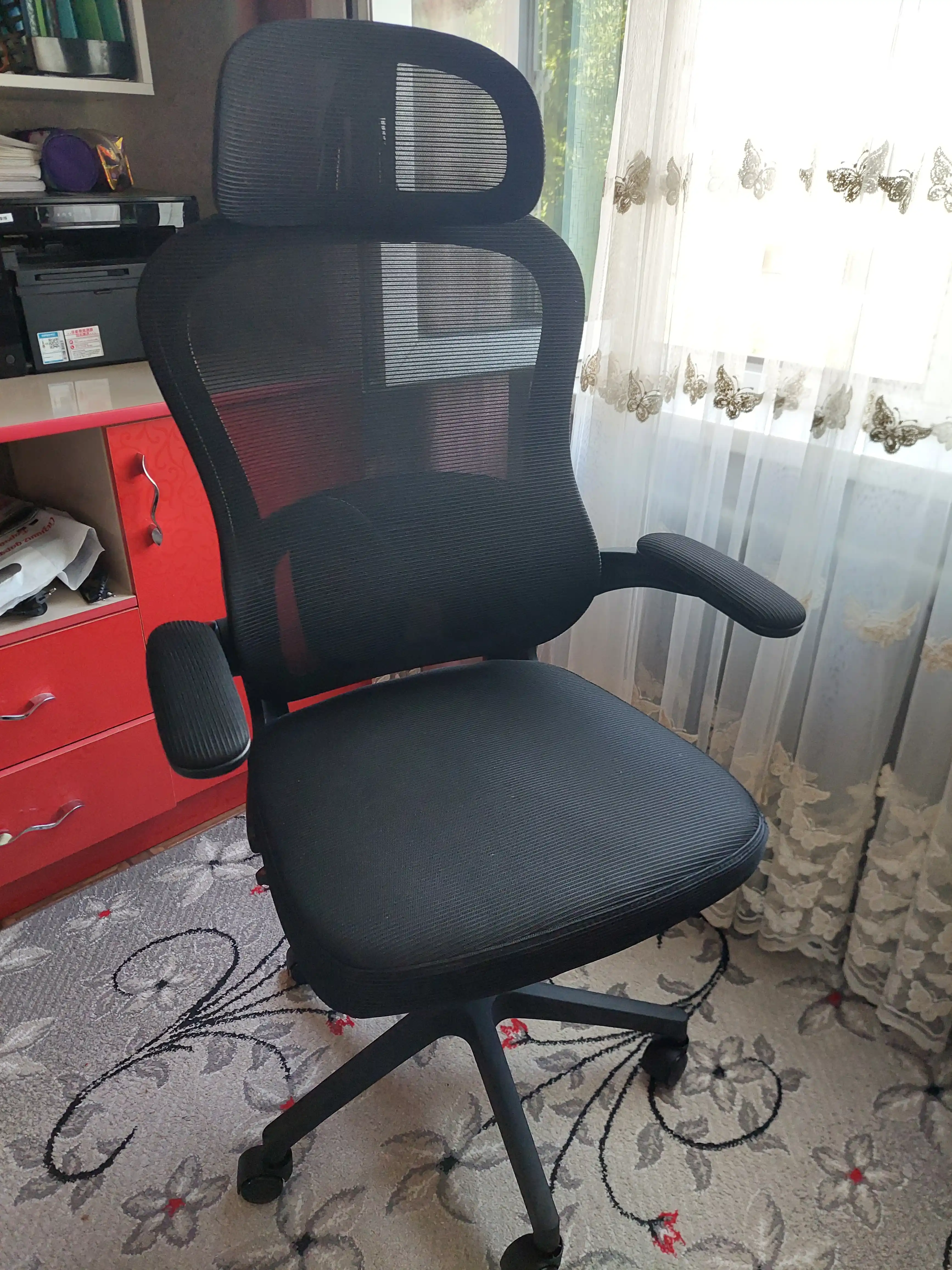 Ofis uchun kreslo Ester Dafna, to'r mato, g'ildirakli, qora
