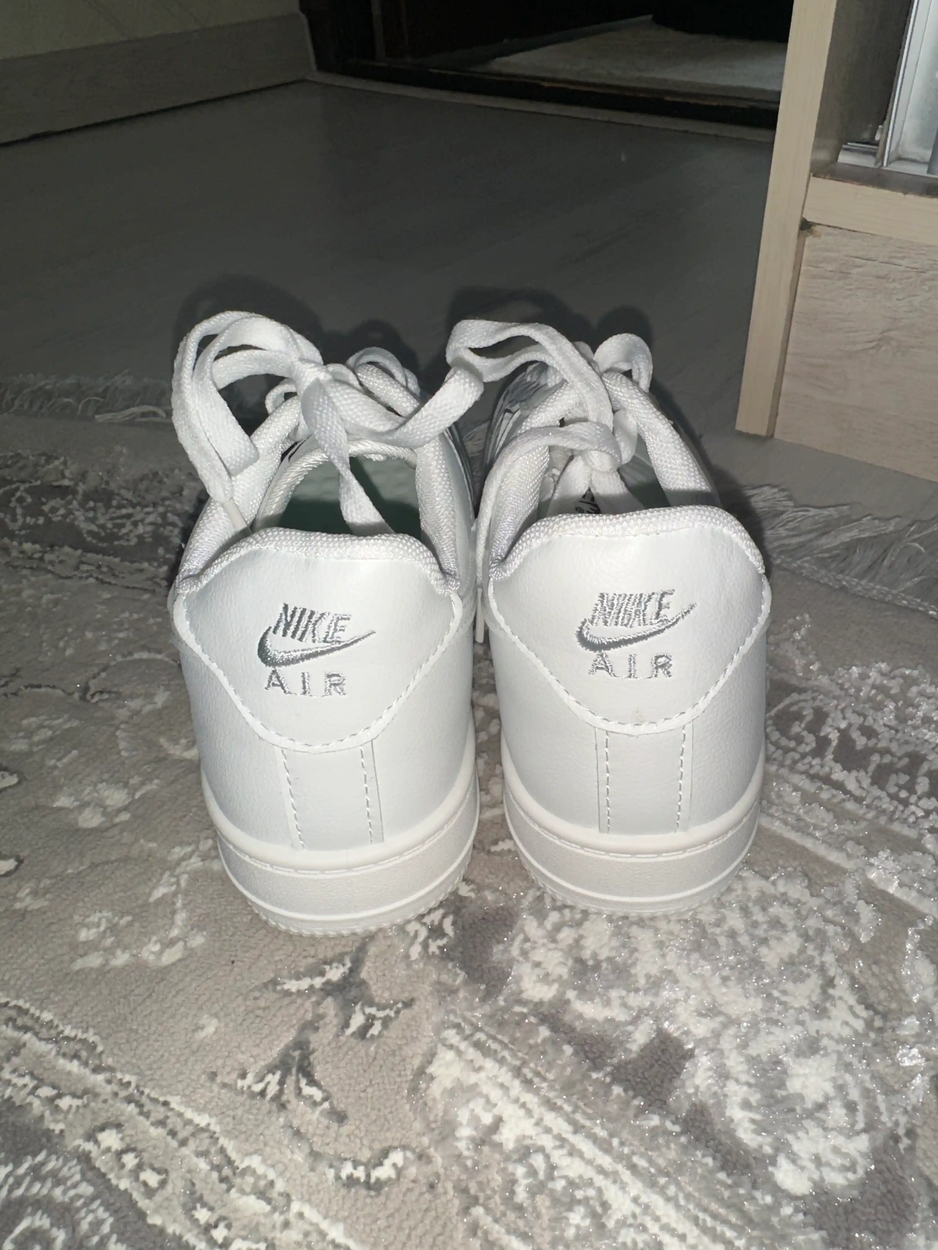 Erkaklar va Ayollar uchun universal sport krossovkalari NIKE AIR FORCE 36-44