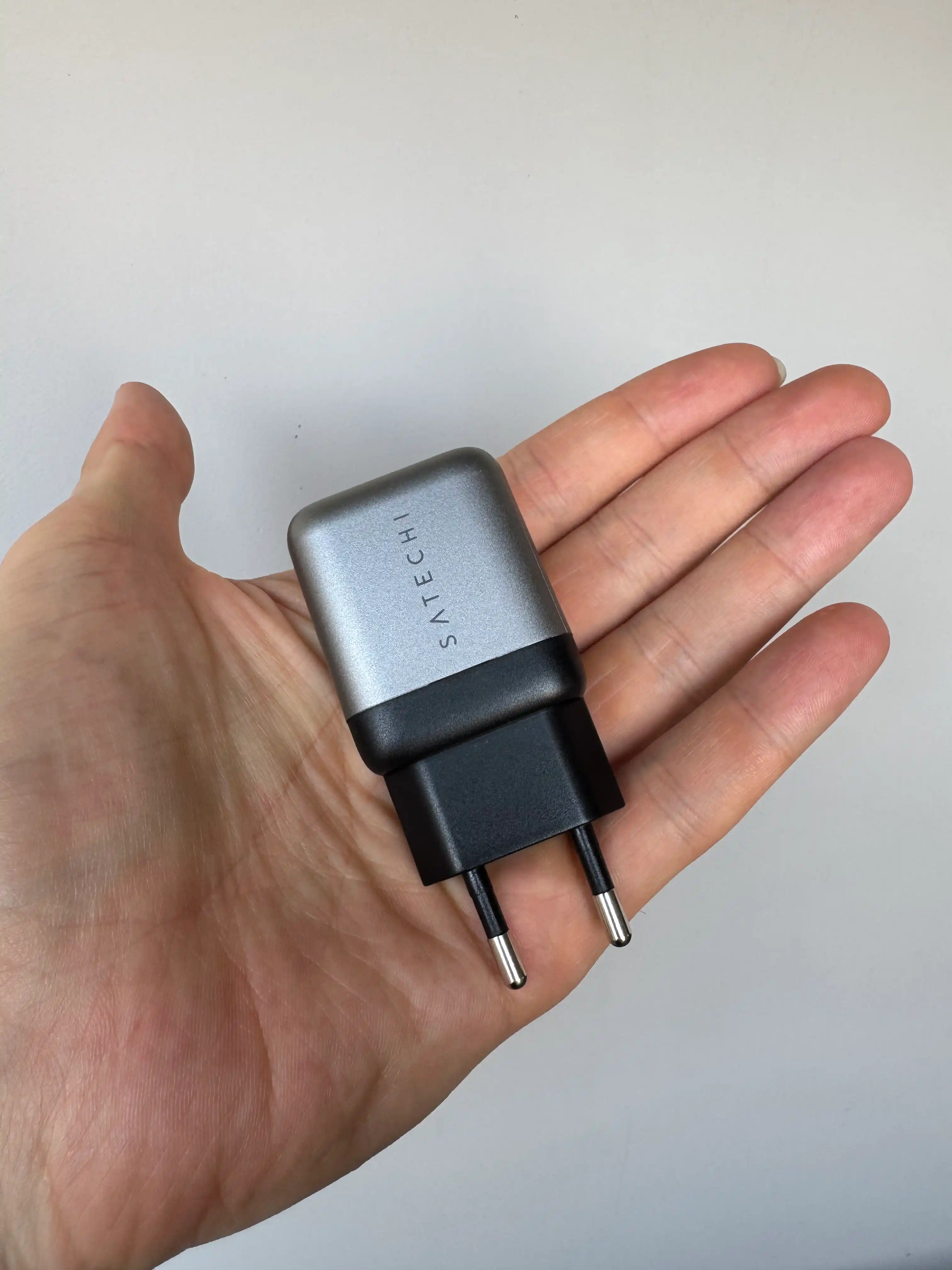 Зарядное устройство Satechi 30W Type C, быстрая зарядка, GaN, адаптер