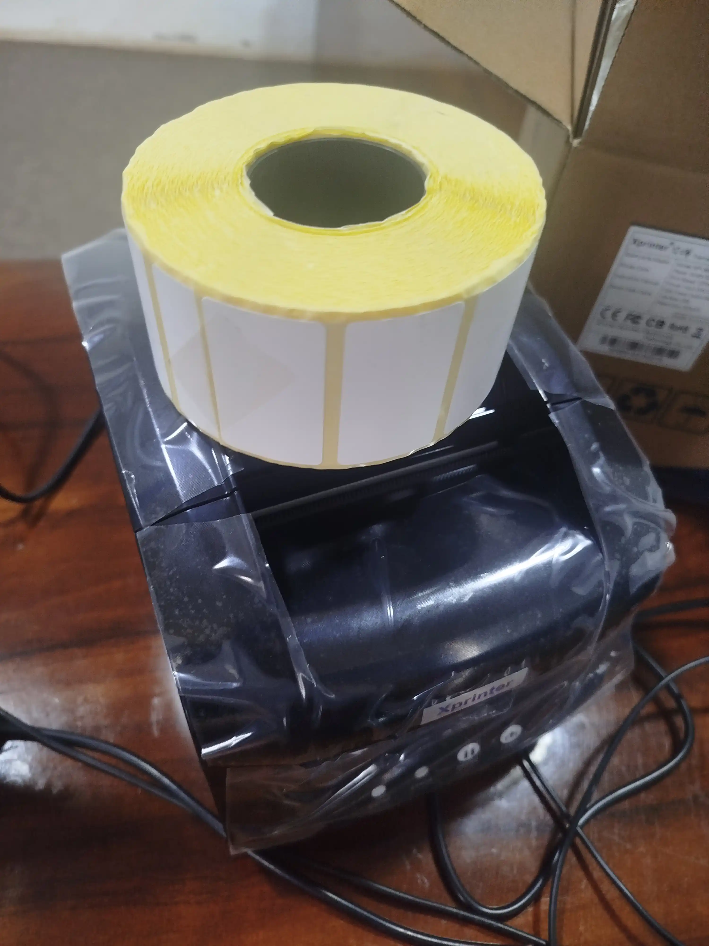 Termoprinter uchun o'zi yopishadigan termoetiketkalar. Termostiker, termoyorliq Xprinterga