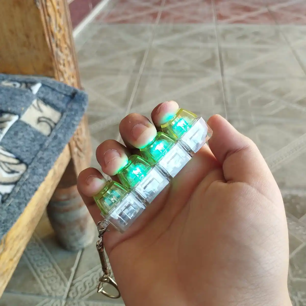 Антистресс брелок клавиатура RGB, механический кликер