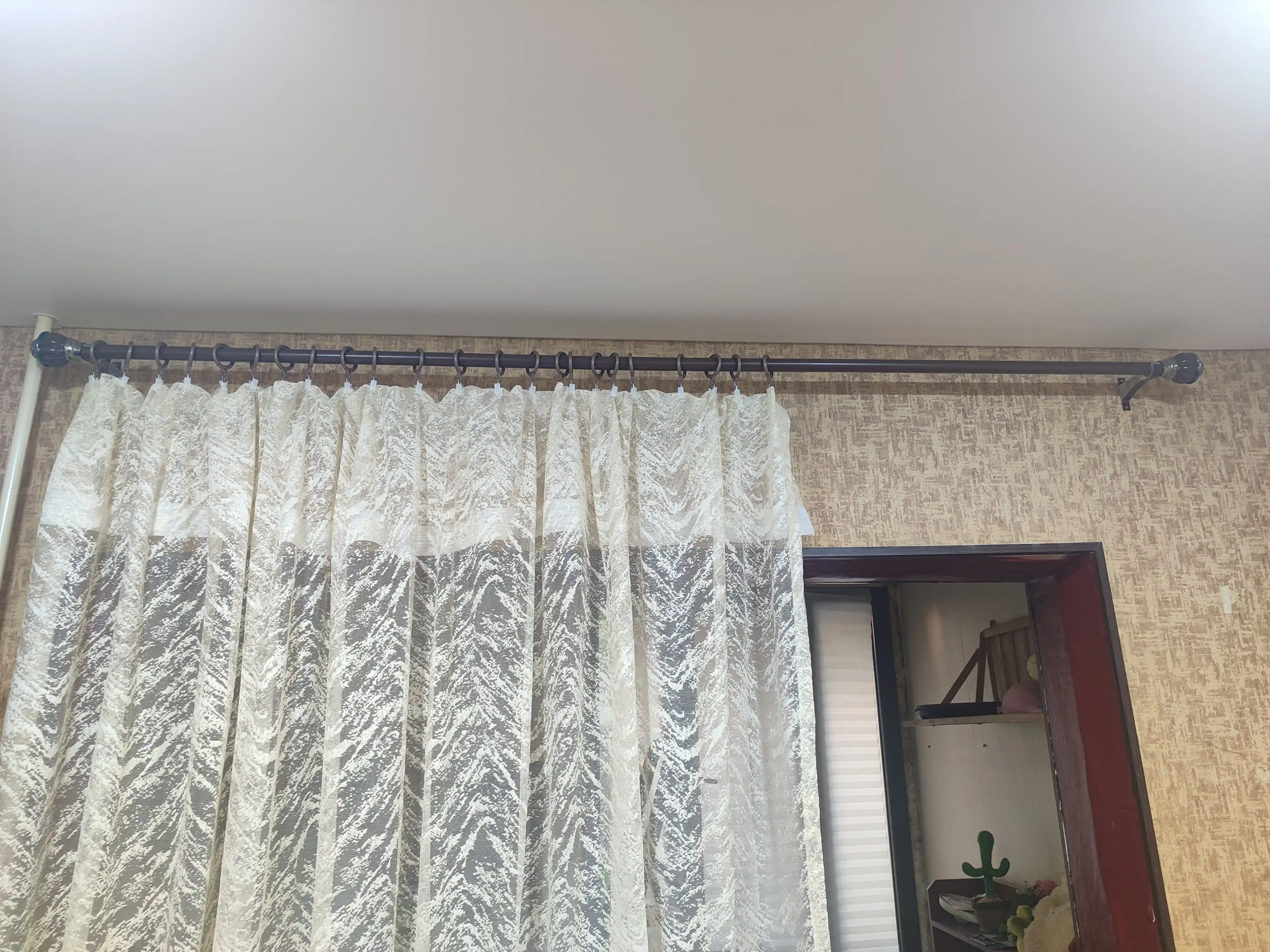 Декоративный карниз для штор, классический дизайн
