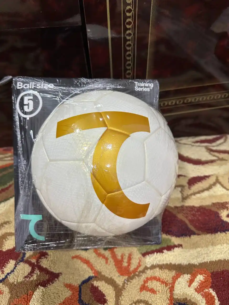 7SABER futbol va futzal to‘pi, 4 va 5-o‘lcham, sovg‘a qutisidagi sport to‘pi