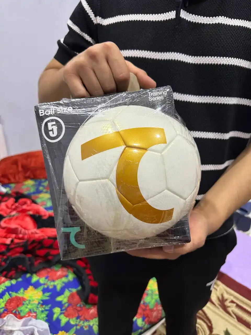 7SABER futbol va futzal to‘pi, 4 va 5-o‘lcham, sovg‘a qutisidagi sport to‘pi