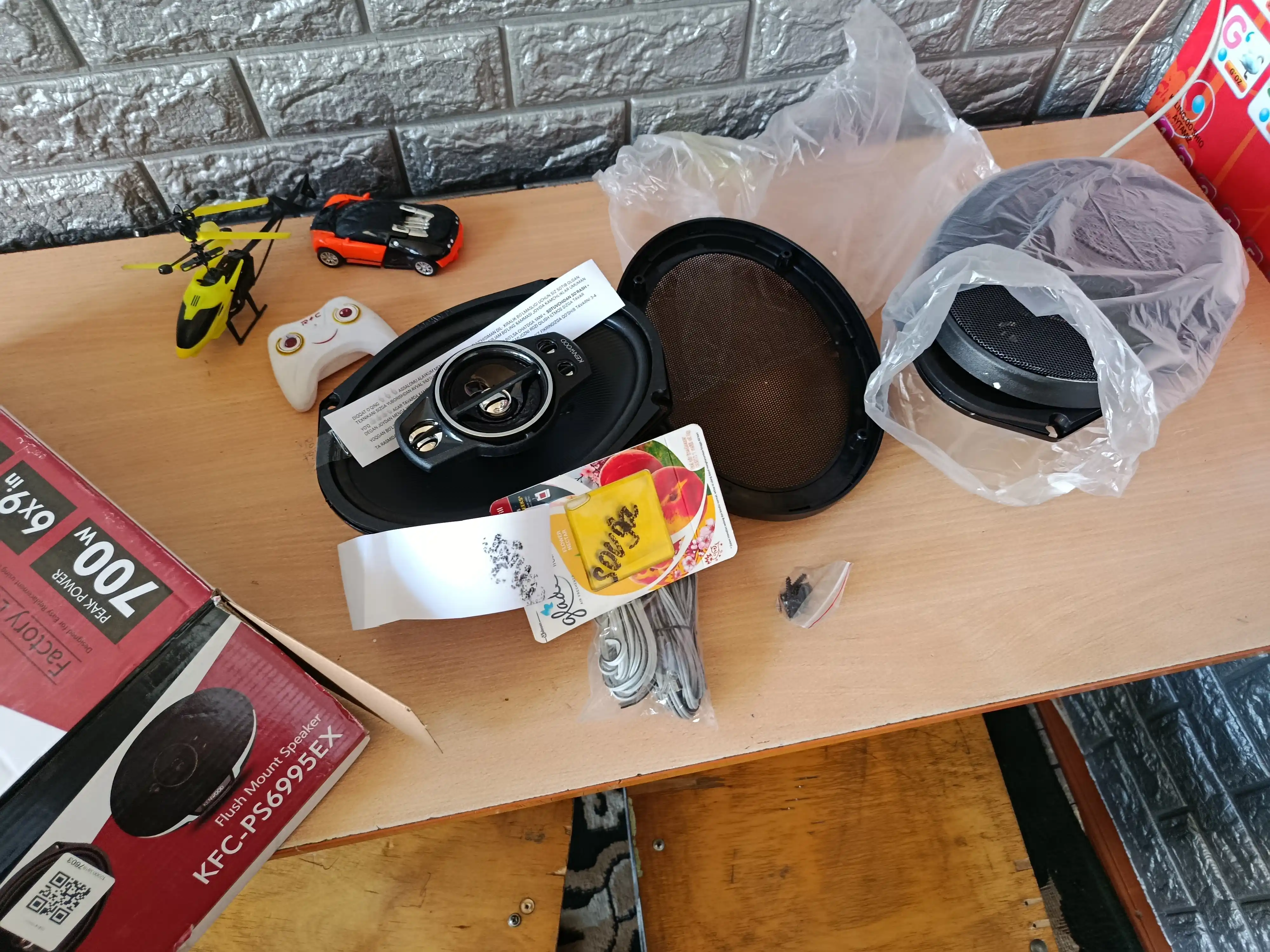 Kenwood 700w 2 динамика, BASS 5 динамиков, 4 динамика и усилитель басов не нужны kalonka