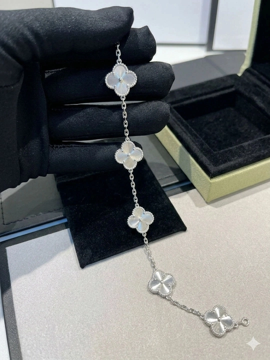Браслеты для женщин и девушек Van Cleef, не меняет цвет и не темнеет - 