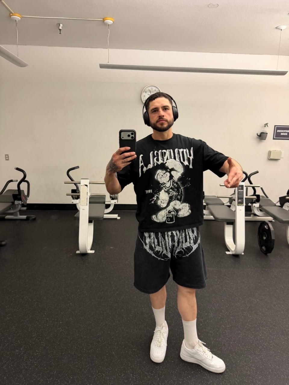 Erkaklar uchun sport shortiklar GYMSHARK, YOUNGLA