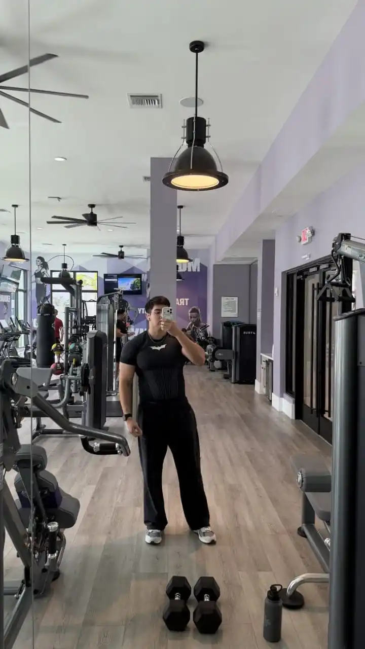 Erkaklar uchun sport shimlar — joggerlar YOUNGLA va GYMSHARK