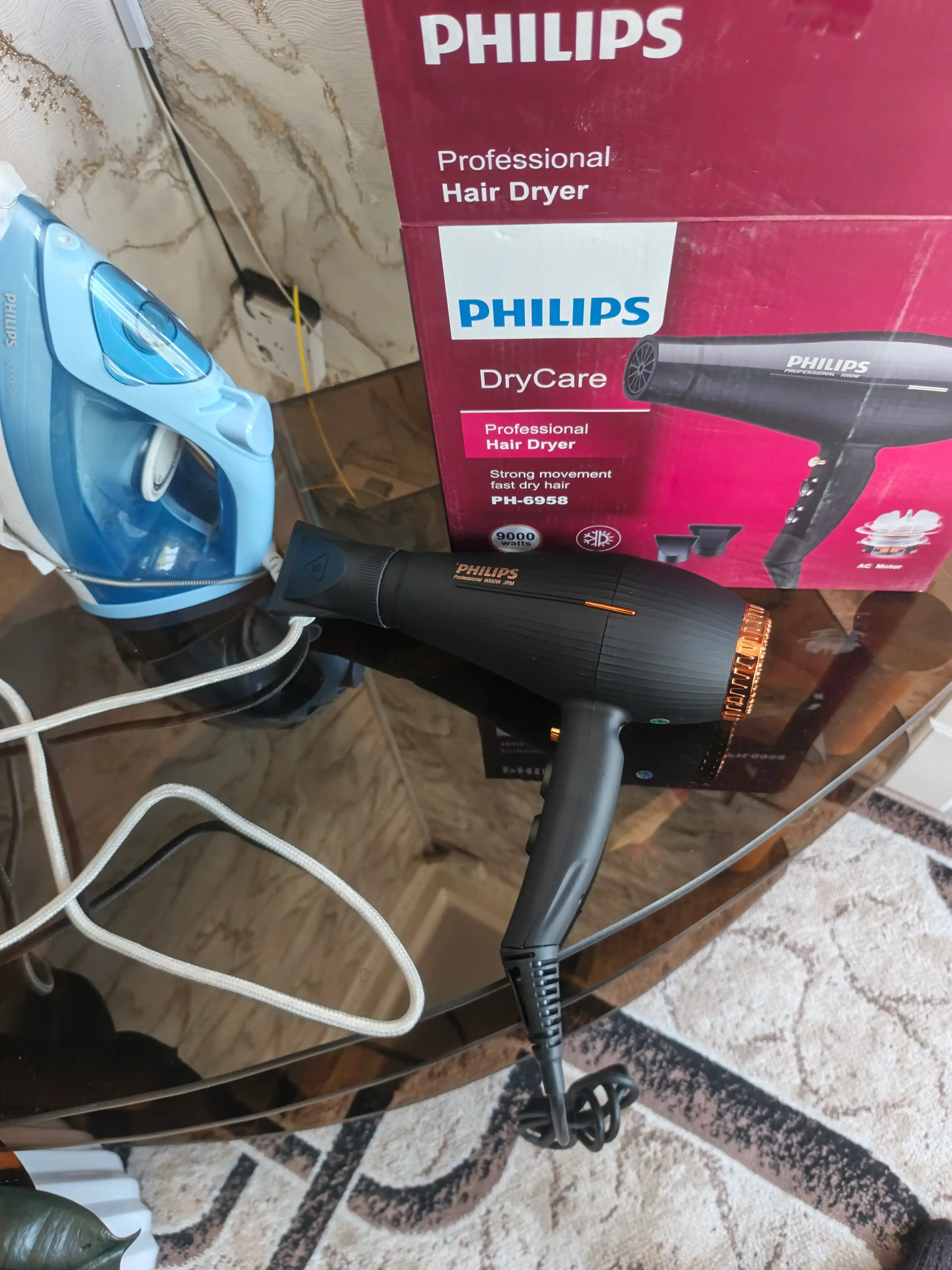 Professional soch quritgich Philips, nasadkalar bilan, soch turmaklash uchun