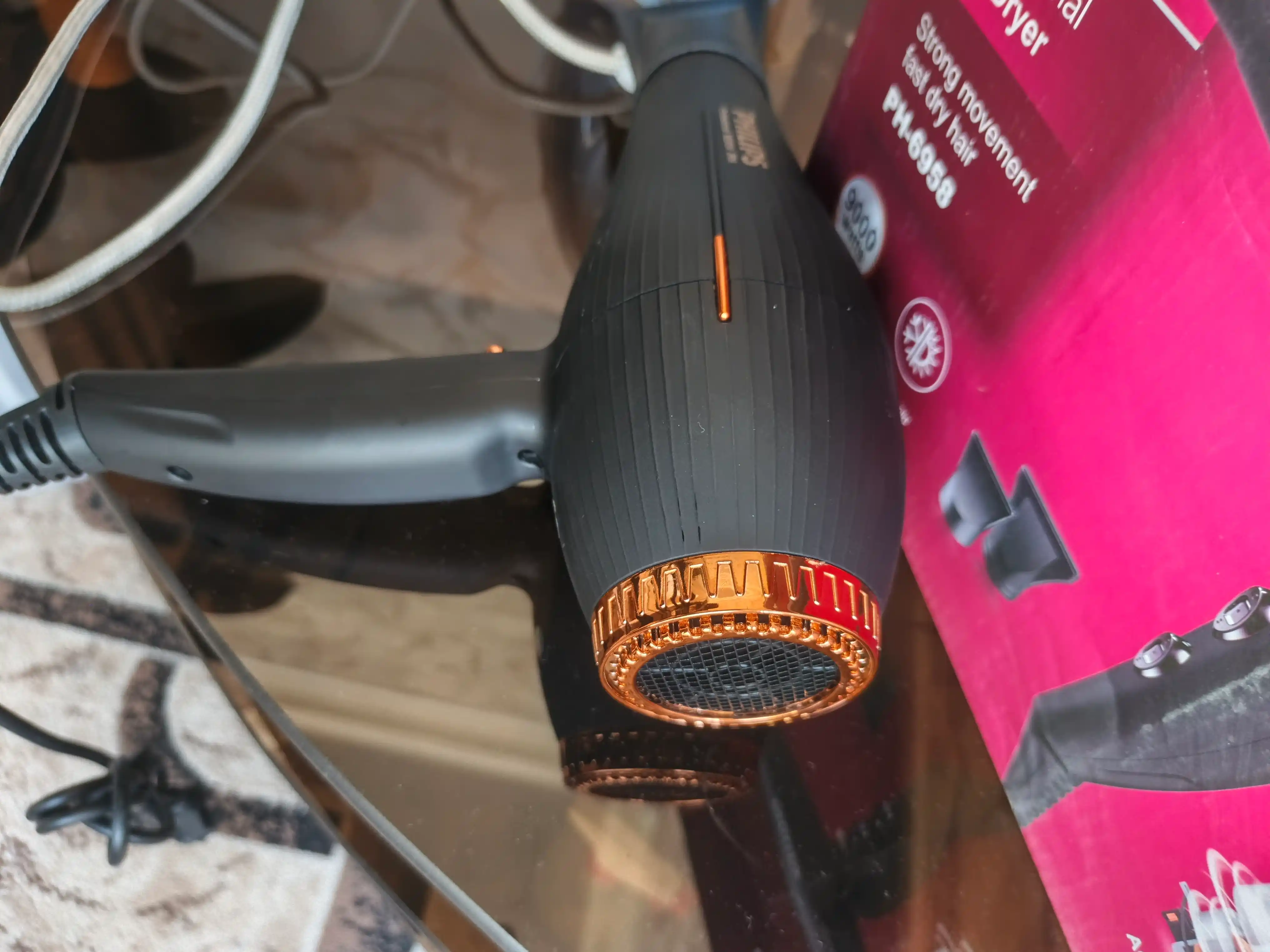 Professional soch quritgich Philips, nasadkalar bilan, soch turmaklash uchun