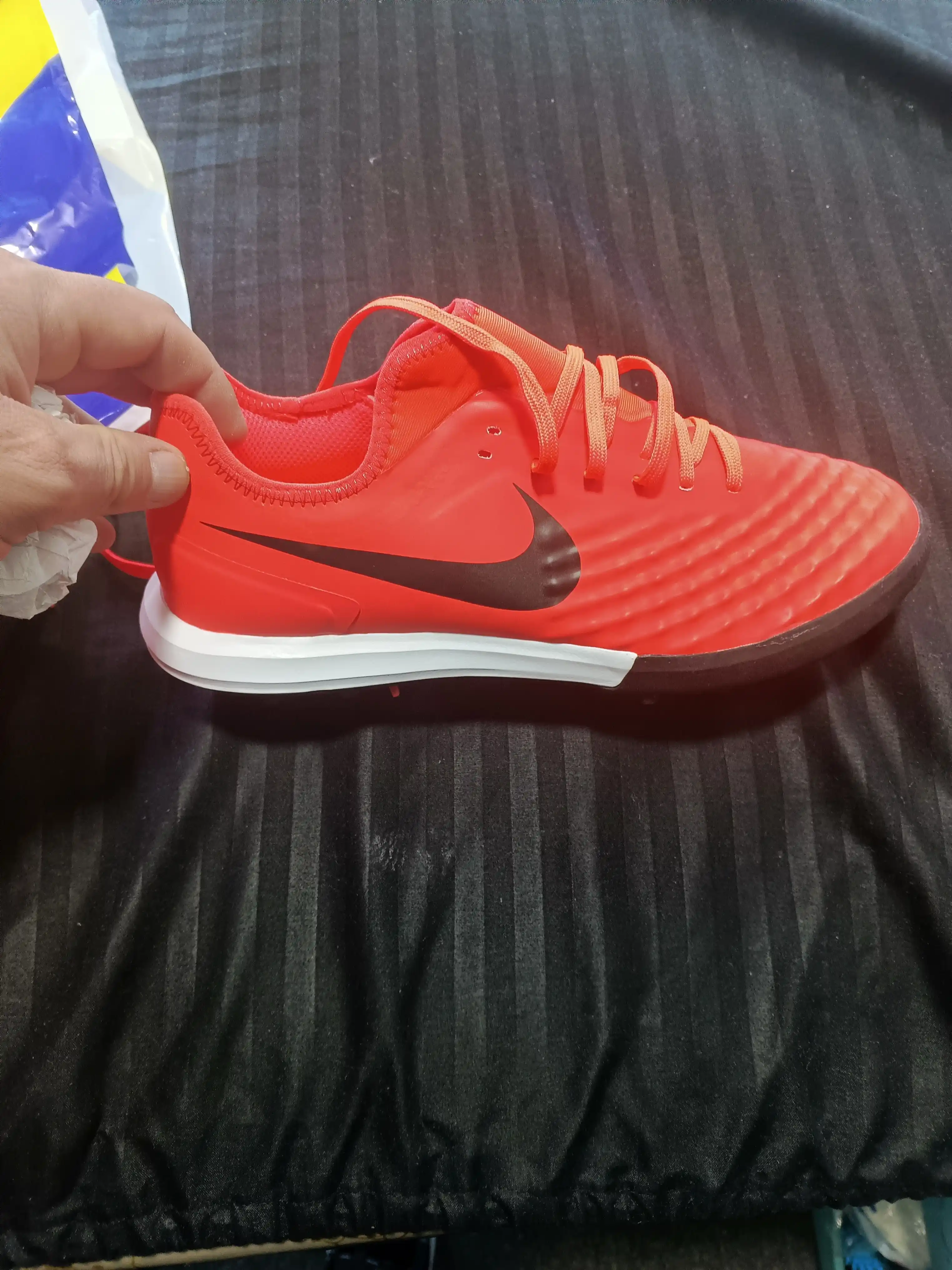 Futbol Sorokonojka. Butsi, Magista o'lcham 39-45