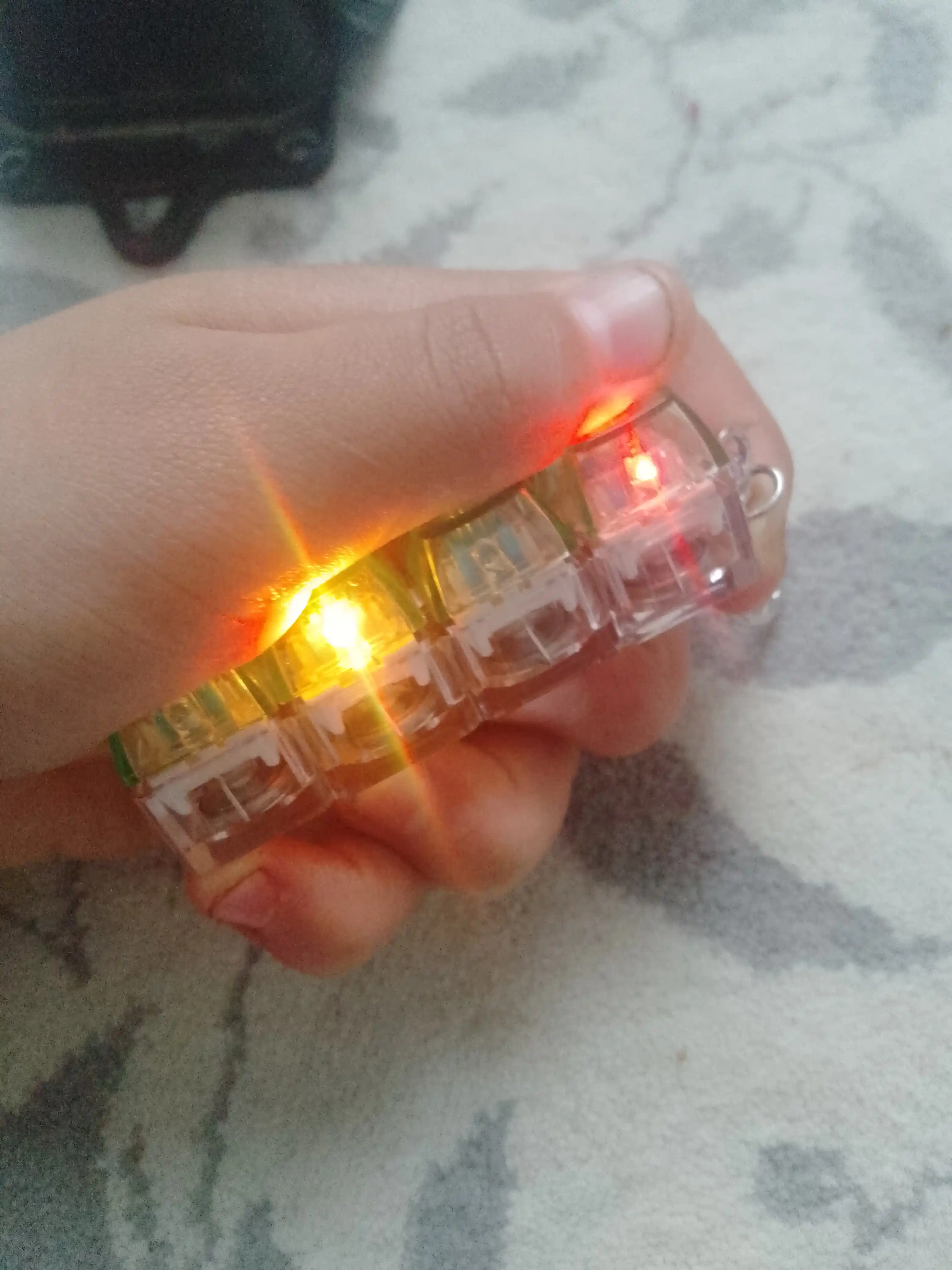 Антистресс брелок-клавиатура с RGB подсветкой, кликер для концентрации внимания