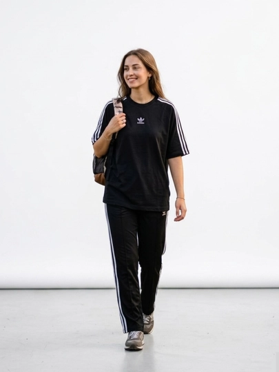 Женский спортивный костюм в стиле Adidas — комплект из двух частей для любого стиля