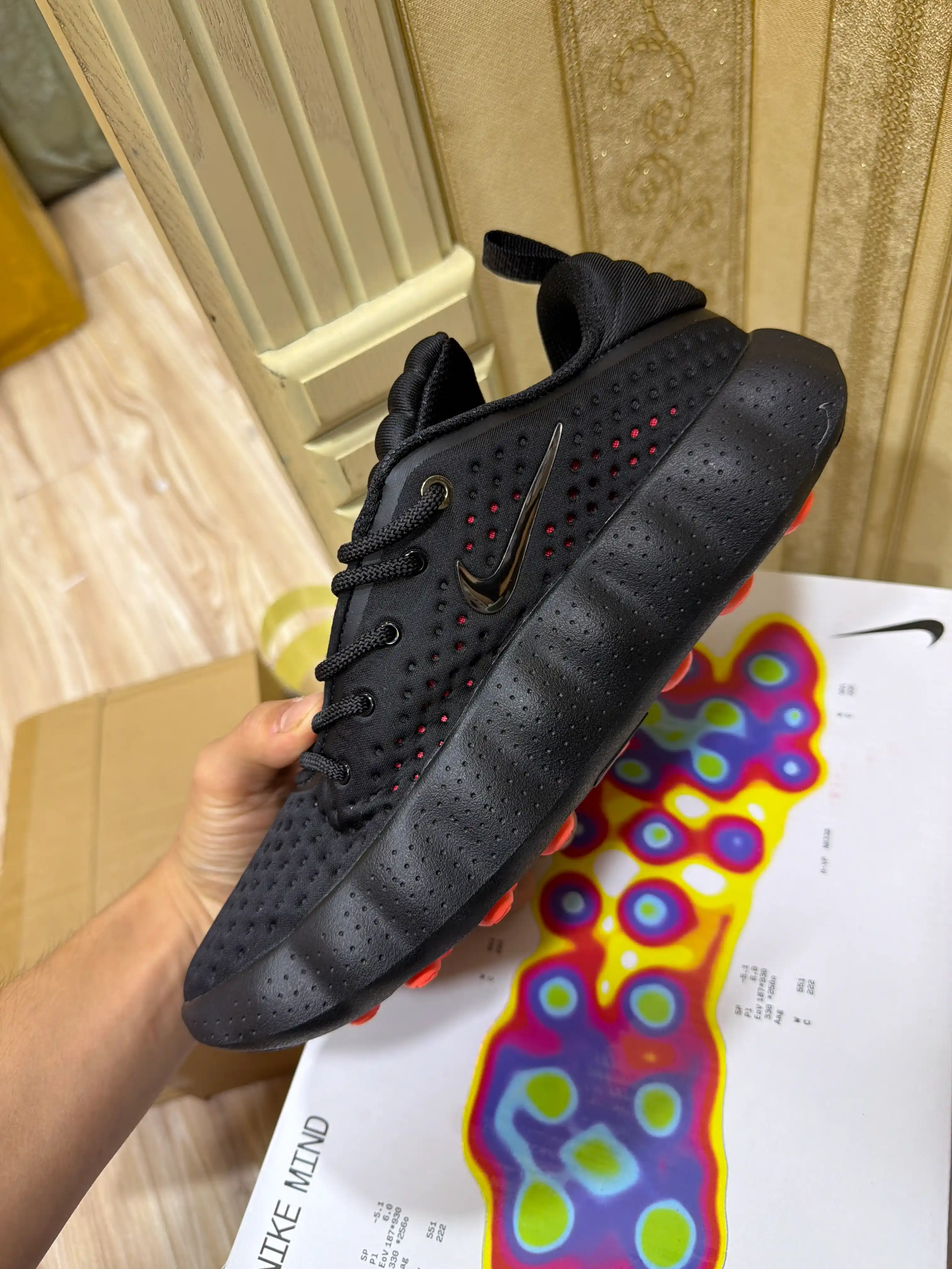 Nike Mind 002/001 yumshoq yostiqli nafas oladigan krossovkalar engil va qulay