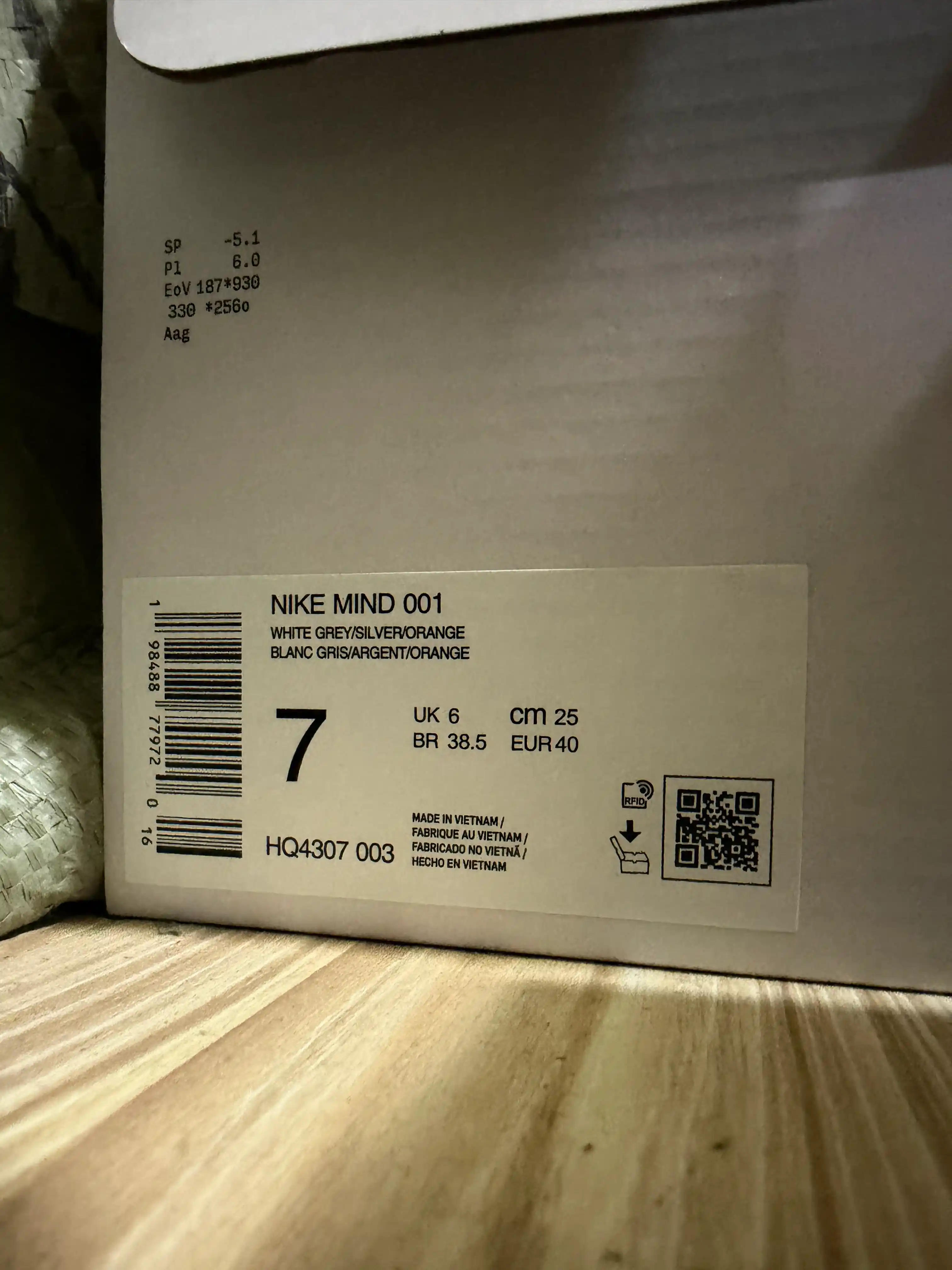 Nike Mind 002/001 yumshoq yostiqli nafas oladigan krossovkalar engil va qulay