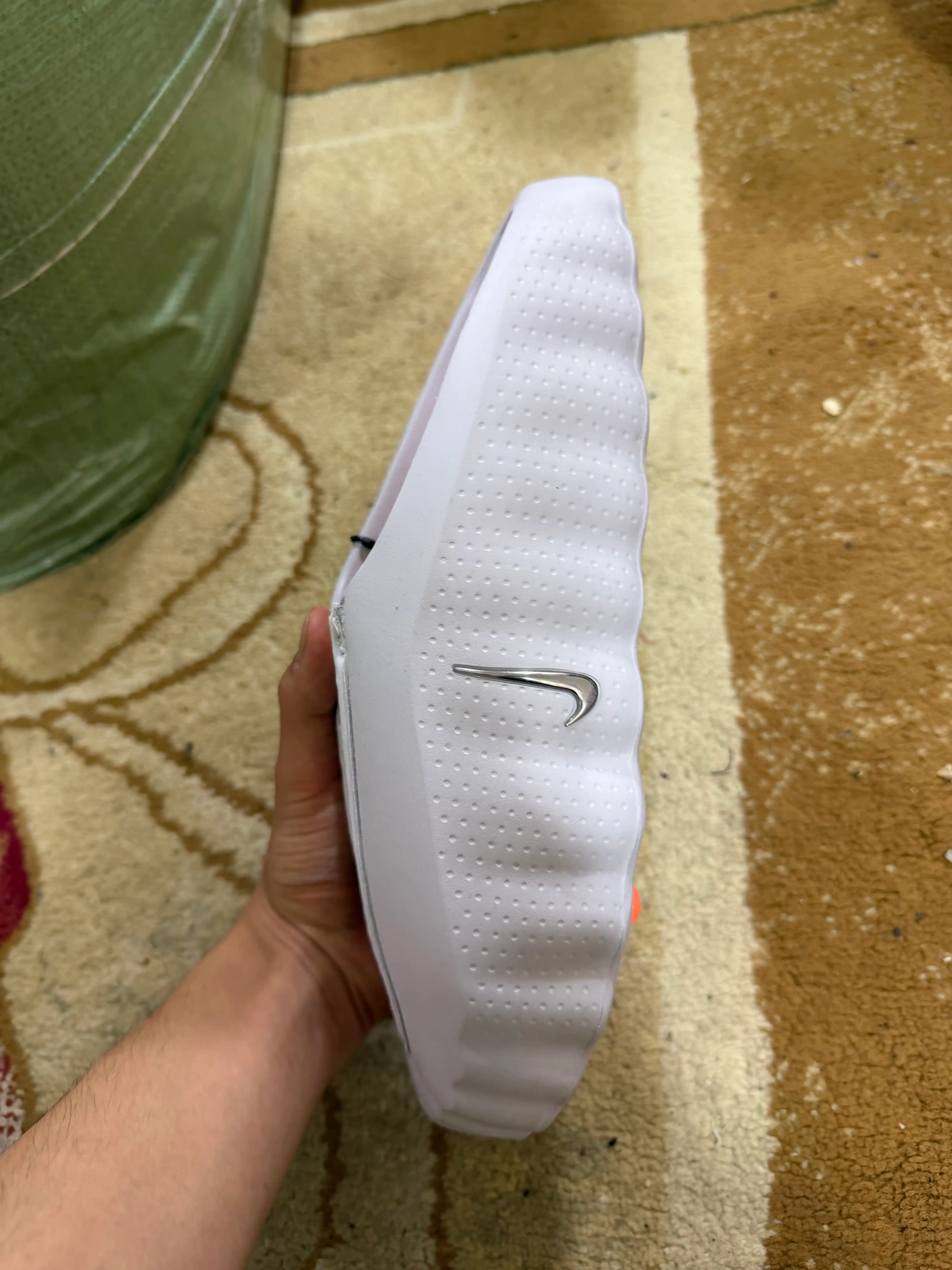 Nike Mind 002/001 yumshoq yostiqli nafas oladigan krossovkalar engil va qulay