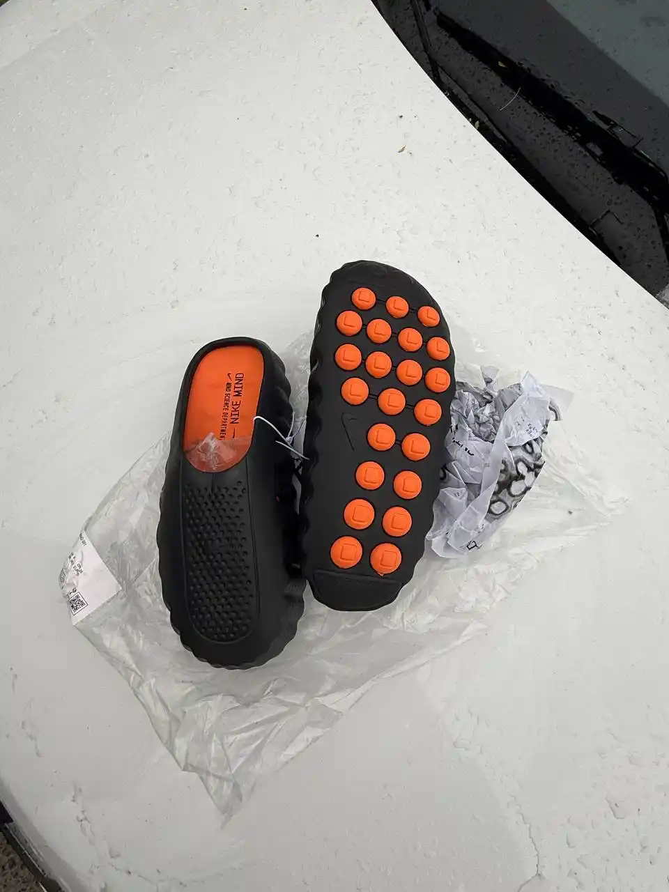 NIKE MIND 001 erkaklar shippaklari sport uchun maxsus. 1 Rzamer katta olish tavsiya etiladi