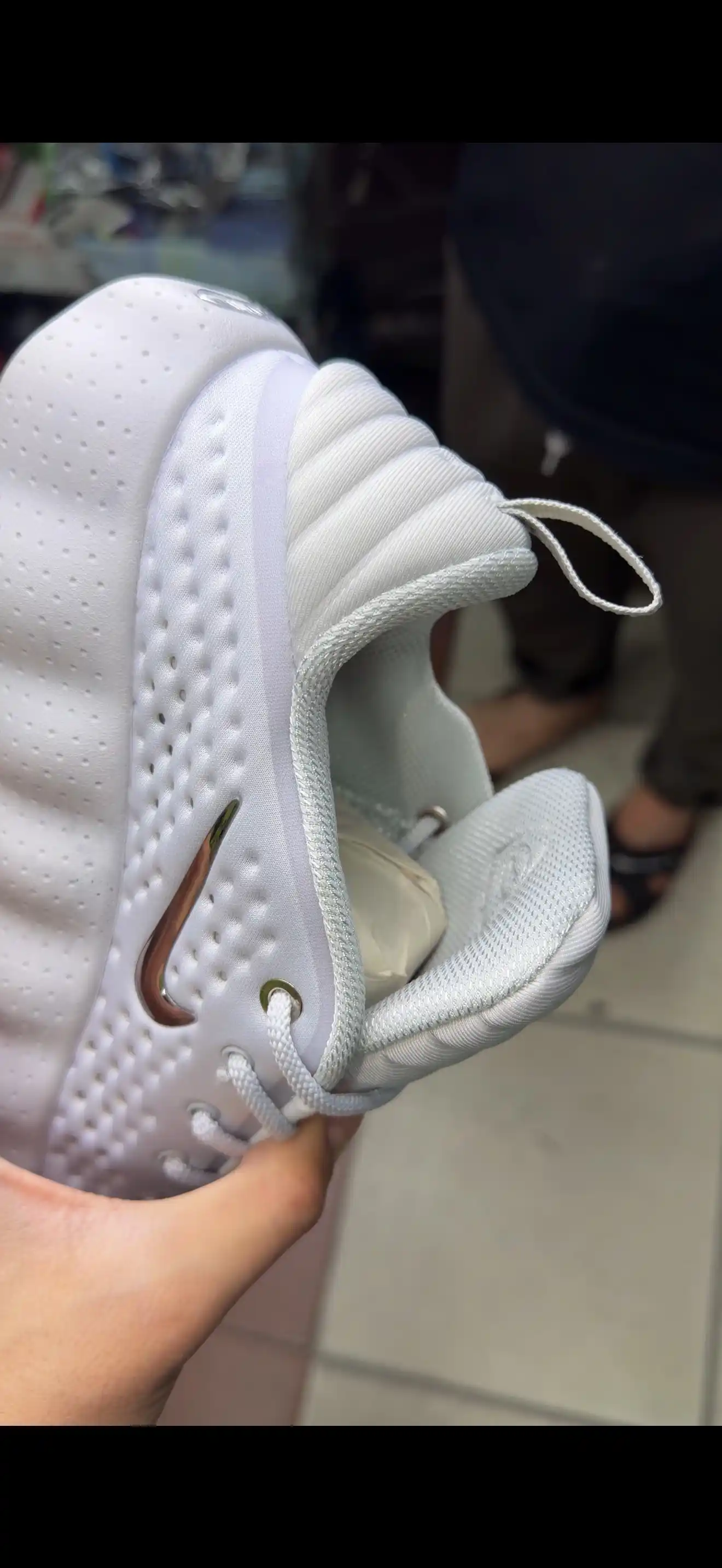 Nike Mind 002/001 yumshoq yostiqli nafas oladigan krossovkalar engil va qulay