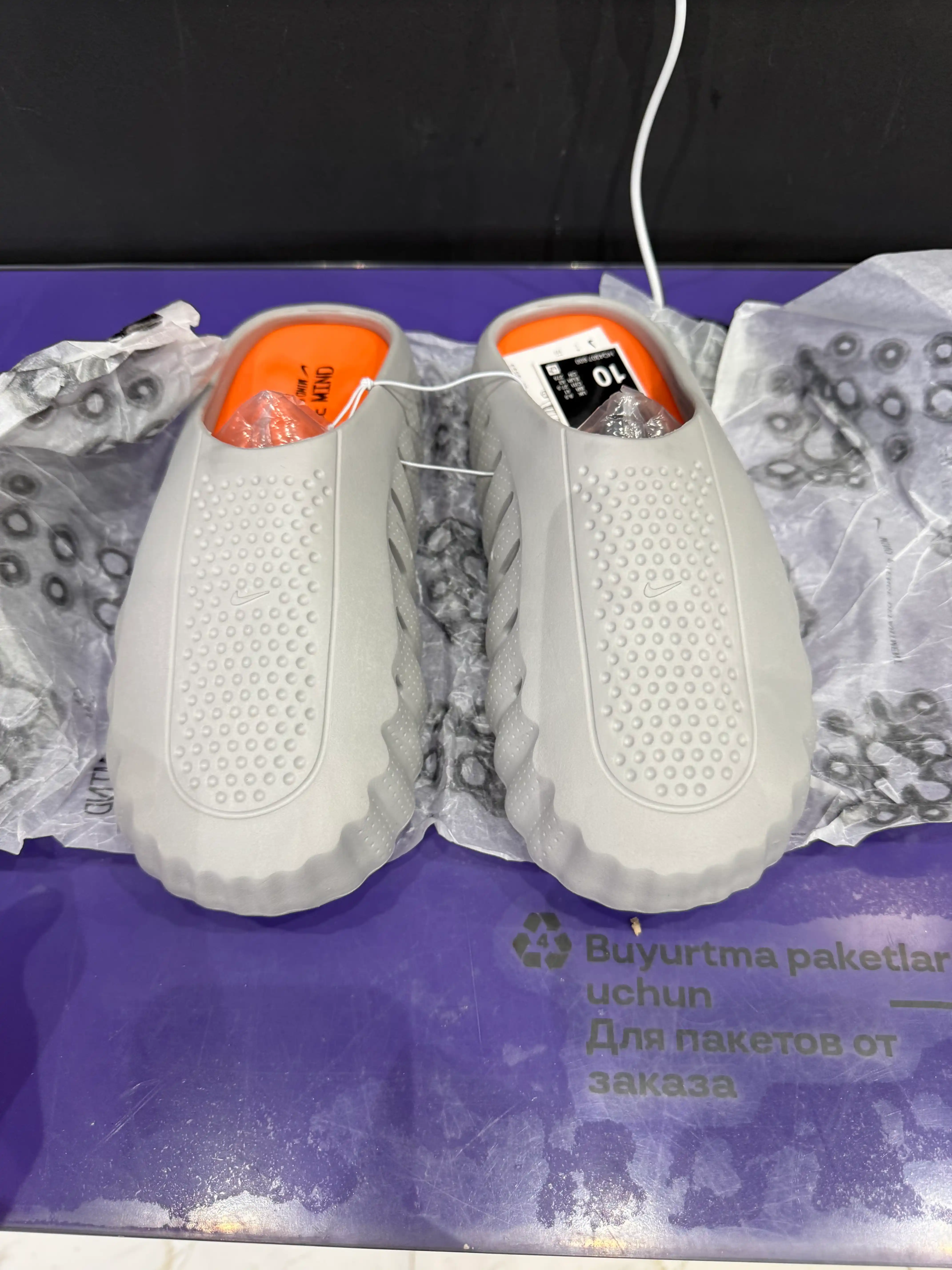 NIKE MIND 001 erkaklar shippaklari sport uchun maxsus. 1 Rzamer katta olish tavsiya etiladi