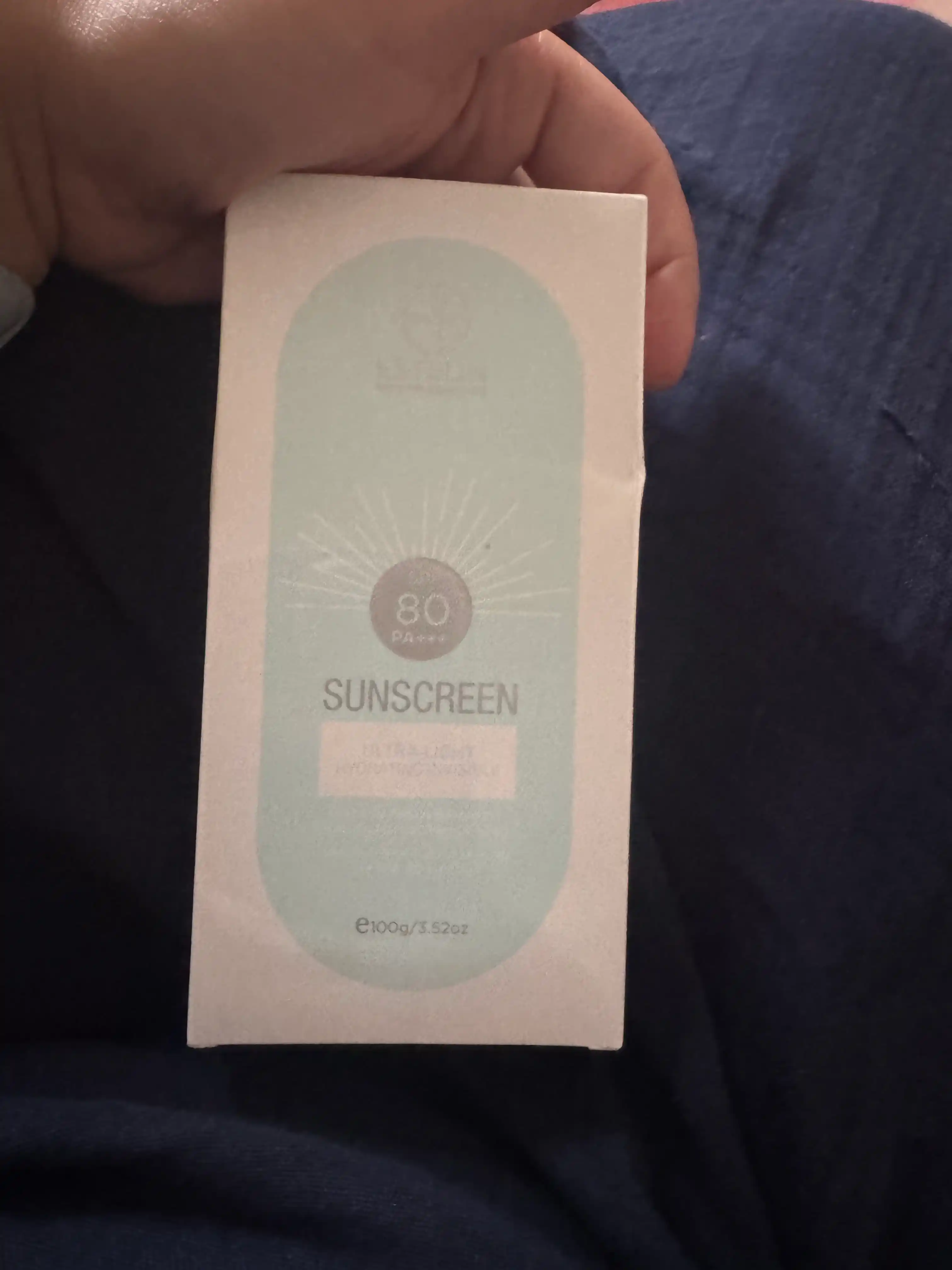 Yuz va tana uchun Estelin quyoshdan himoyalovchi namlantiruvchi kremi, SPF70, SPF100 PA+++