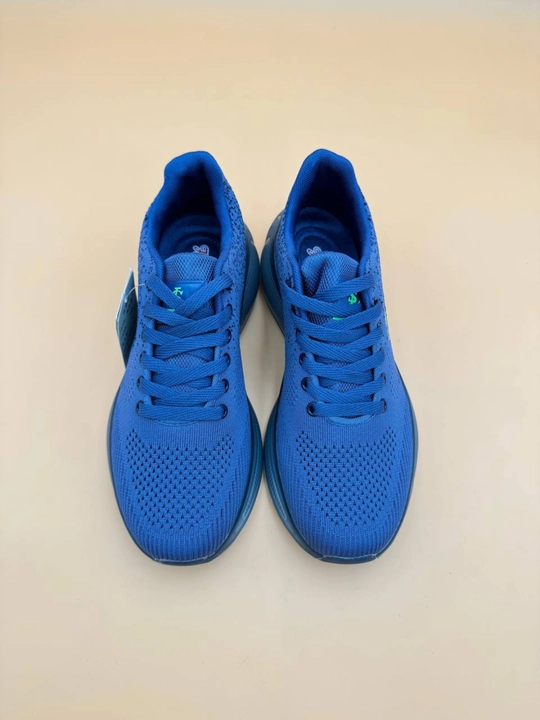 Sifatli sport krossovka, 6 rang, 40–45 razmer, yengil va juda qulay