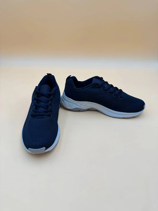 Sifatli sport krossovka, 6 rang, 40–45 razmer, yengil va juda qulay - 