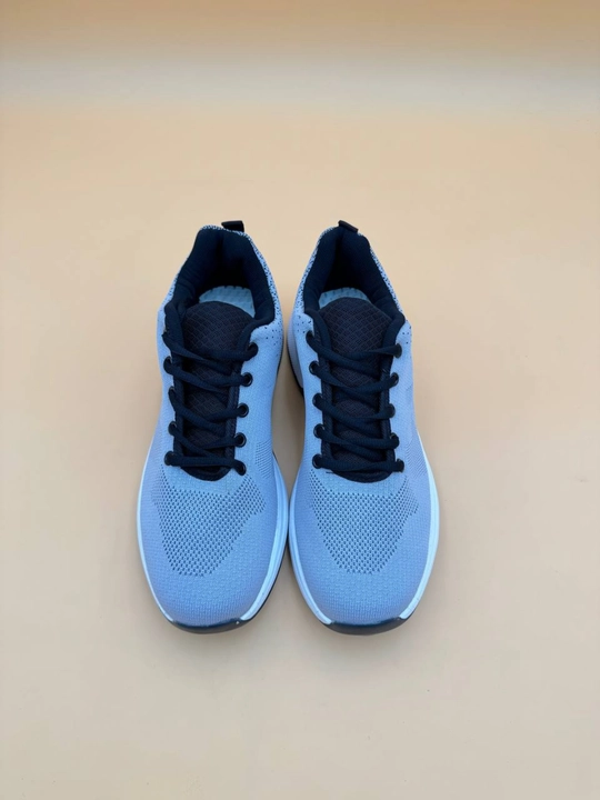 Sifatli sport krossovka, 6 rang, 40–45 razmer, yengil va juda qulay
