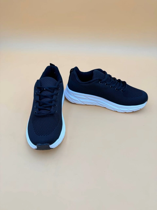 Sifatli sport krossovka, 6 rang, 40–45 razmer, yengil va juda qulay - 