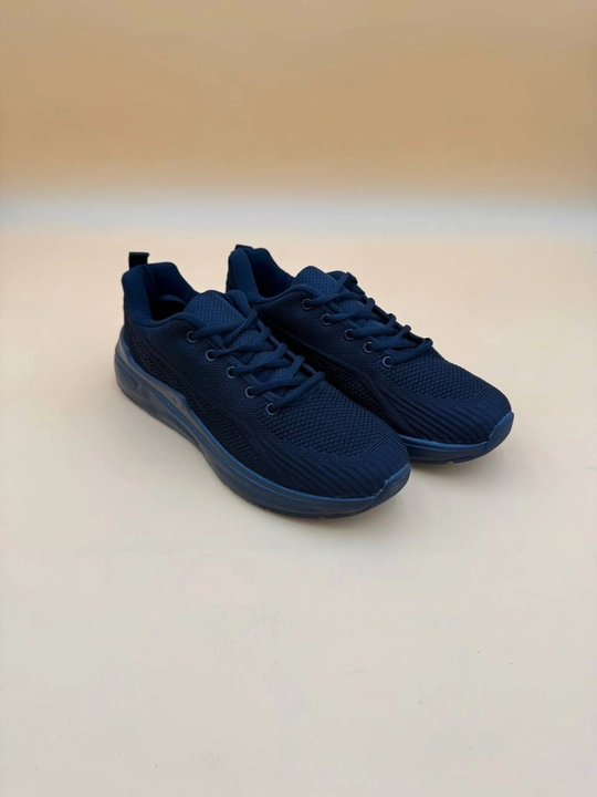 Sifatli sport krossovka, 6 rang, 40–45 razmer, yengil va juda qulay