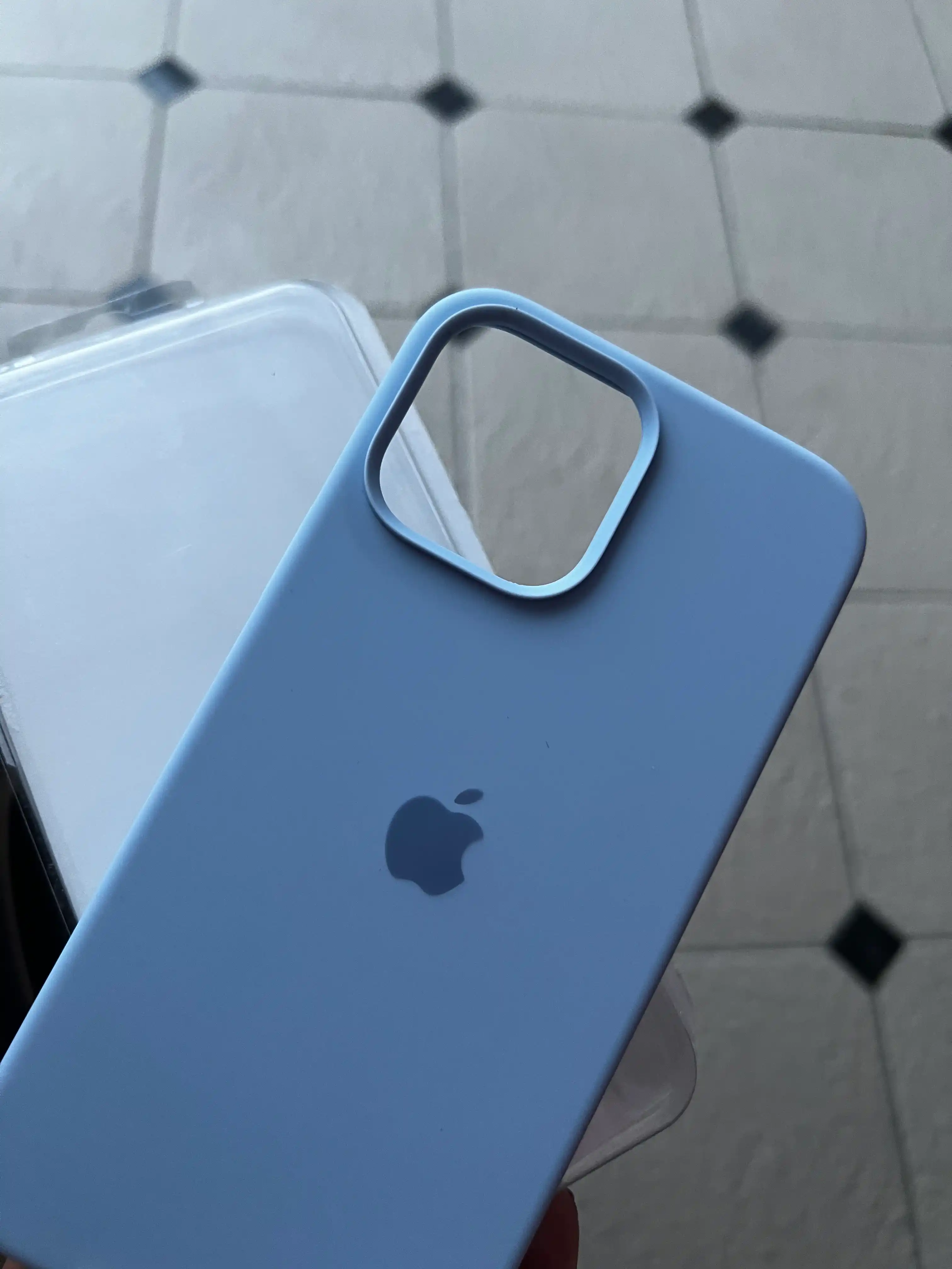 Силиконовый чехол для iPhone — мягкий, защитный и стильный чехол