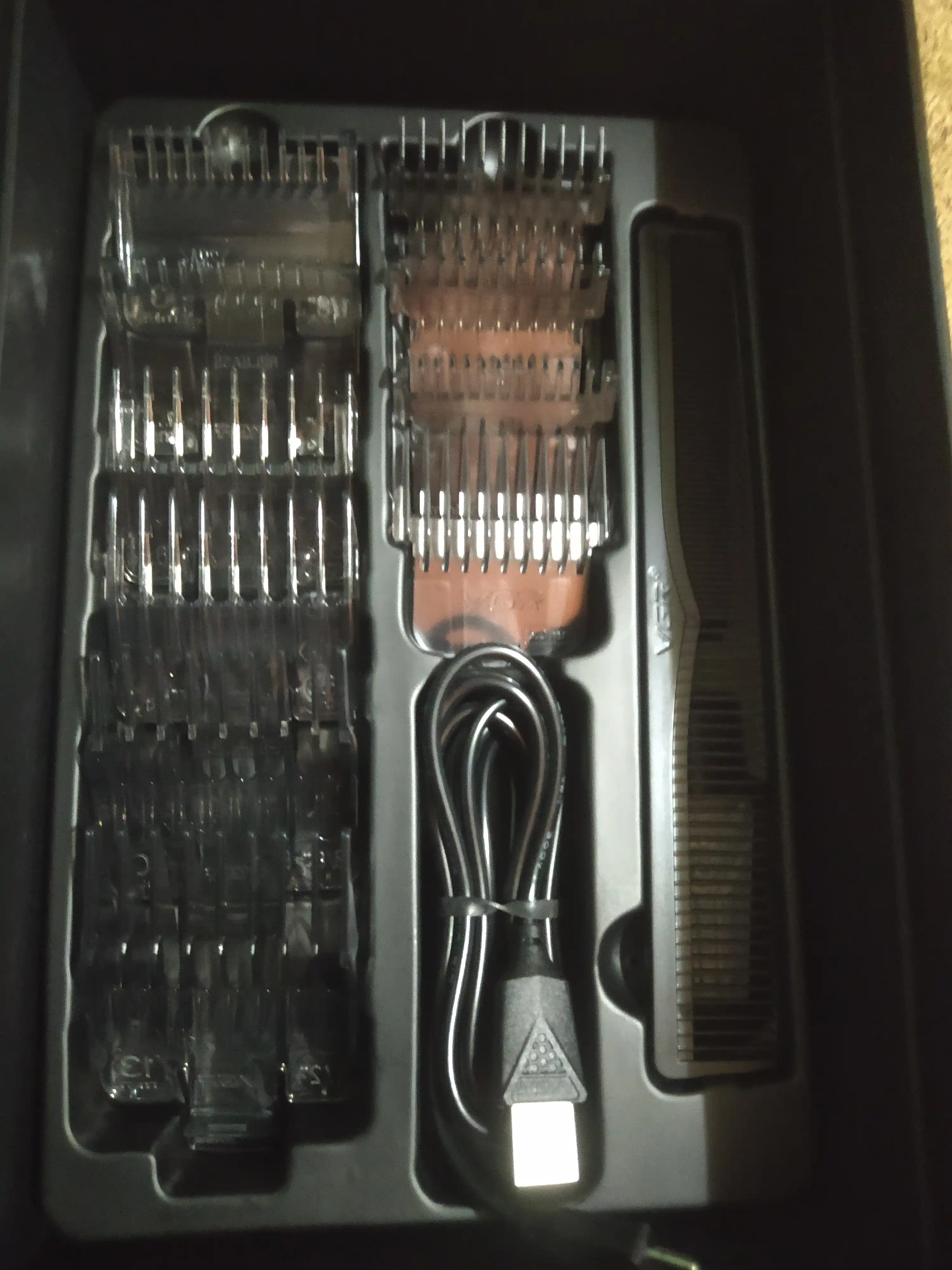 VGR-600-900 (gold xaki), erkaklar uchun professional soch kesish va soqol olish mashinasi
