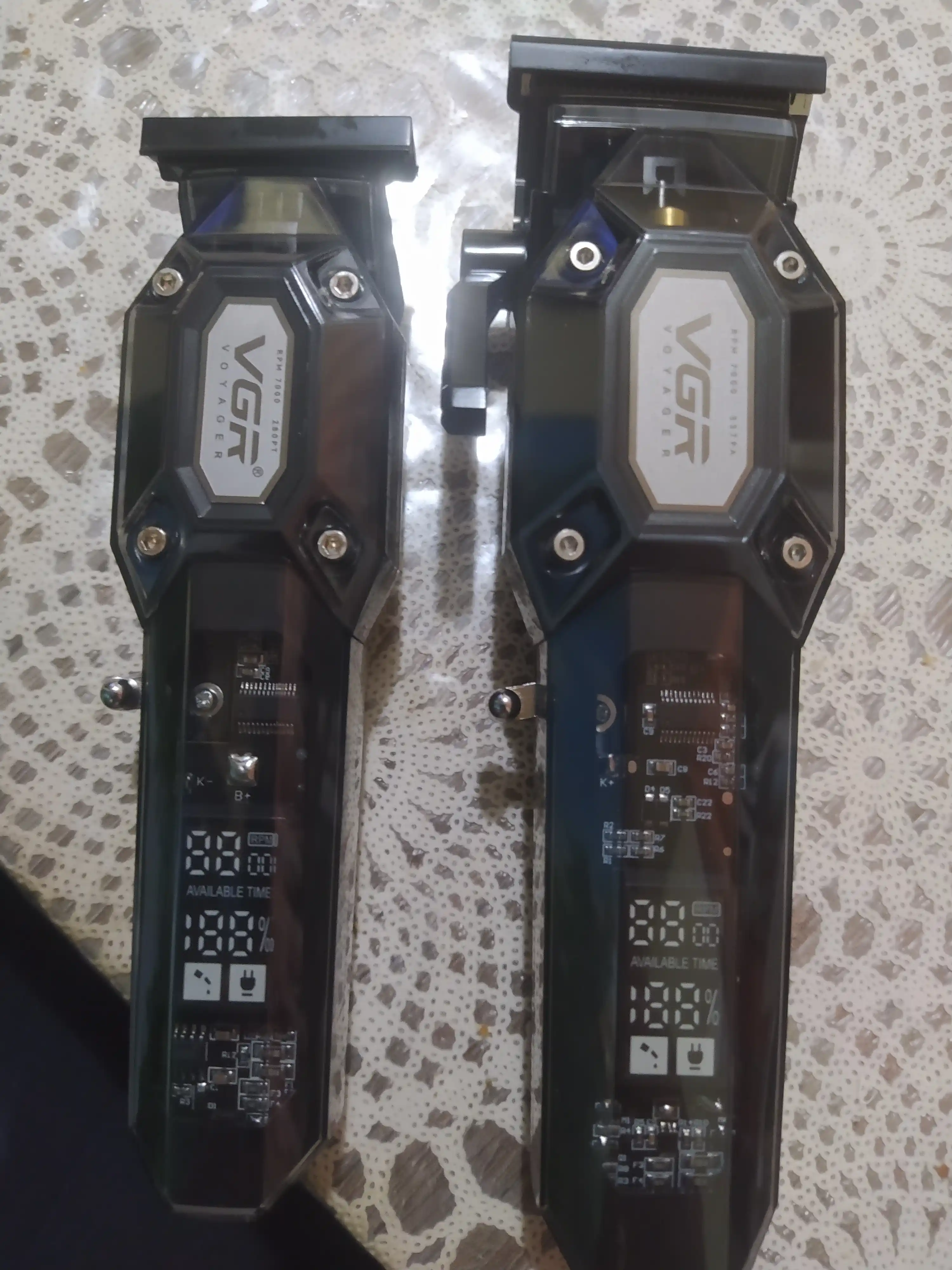 VGR-600-900 (gold xaki), erkaklar uchun professional soch kesish va soqol olish mashinasi