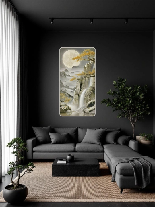 Devoriy rasm, qo‘lda yog‘och o‘ymakorligi, 50x100 "To‘lin oy ostidagi sharshara" oltin ramkali
