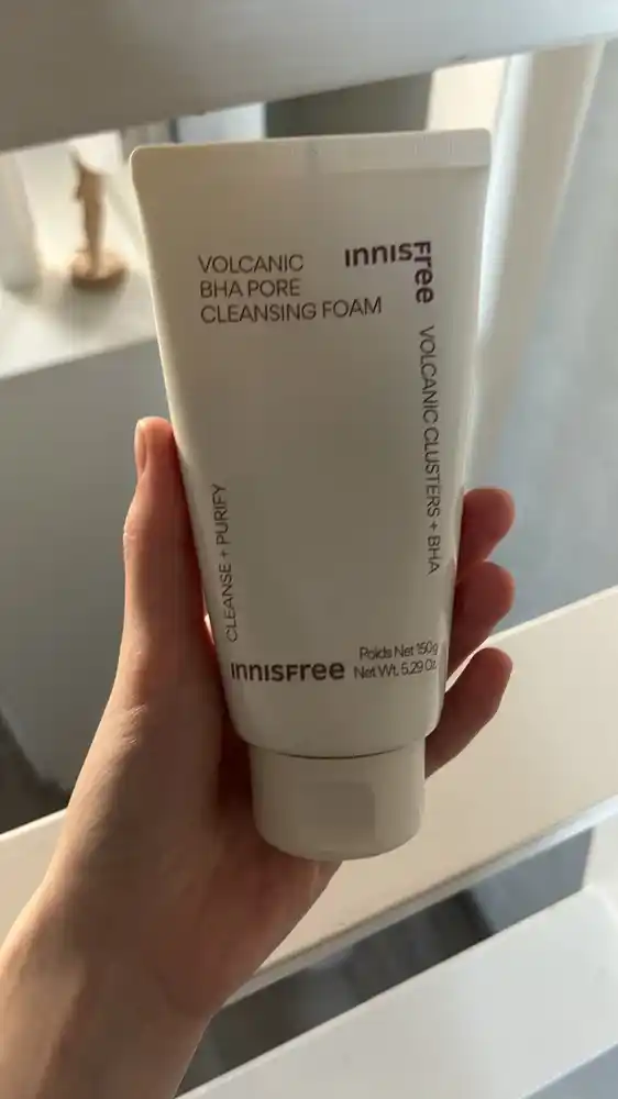 Innisfree Volcanic BHA Pore Cleansing Foam vulqon yuvish ko‘pigi, g‘ovaklarni tozalash