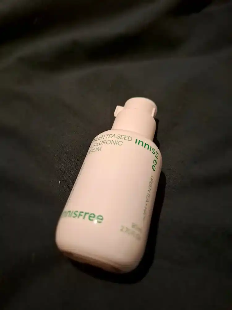 Yuz serumi Innisfree namlovchi gialuronli yashil choyli Green Tea Seed, Koreya parvarish