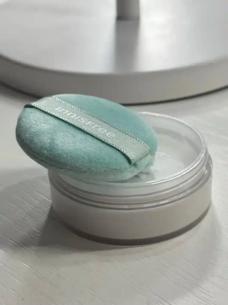 Innisfree NO-SEBUM AC kukun sochilma mat qiluvchi muammoli teri uchun, yaltiroq nazorat