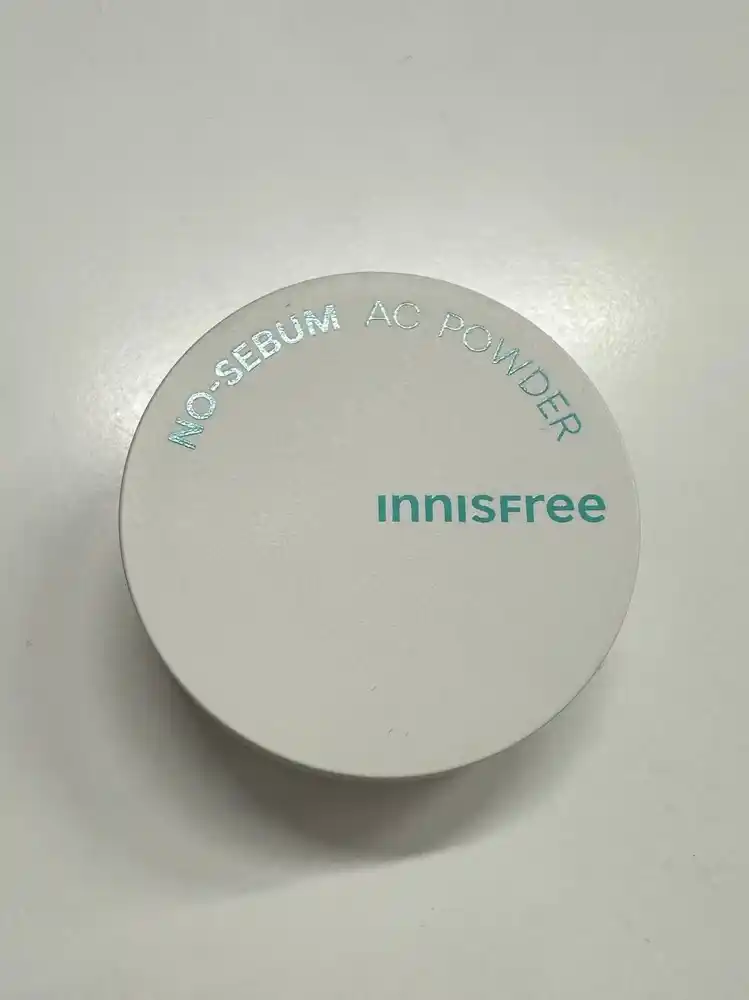 Innisfree NO-SEBUM AC kukun sochilma mat qiluvchi muammoli teri uchun, yaltiroq nazorat