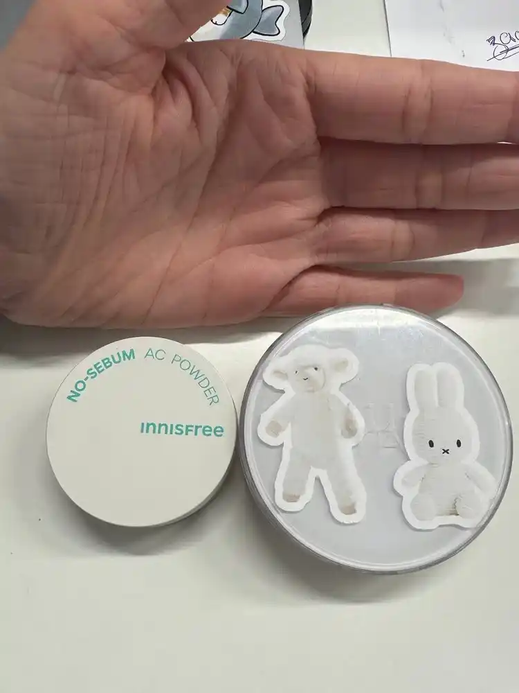 Innisfree NO-SEBUM AC kukun sochilma mat qiluvchi muammoli teri uchun, yaltiroq nazorat