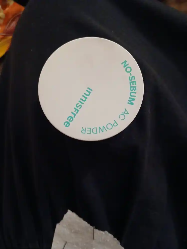 Innisfree NO-SEBUM AC kukun sochilma mat qiluvchi muammoli teri uchun, yaltiroq nazorat