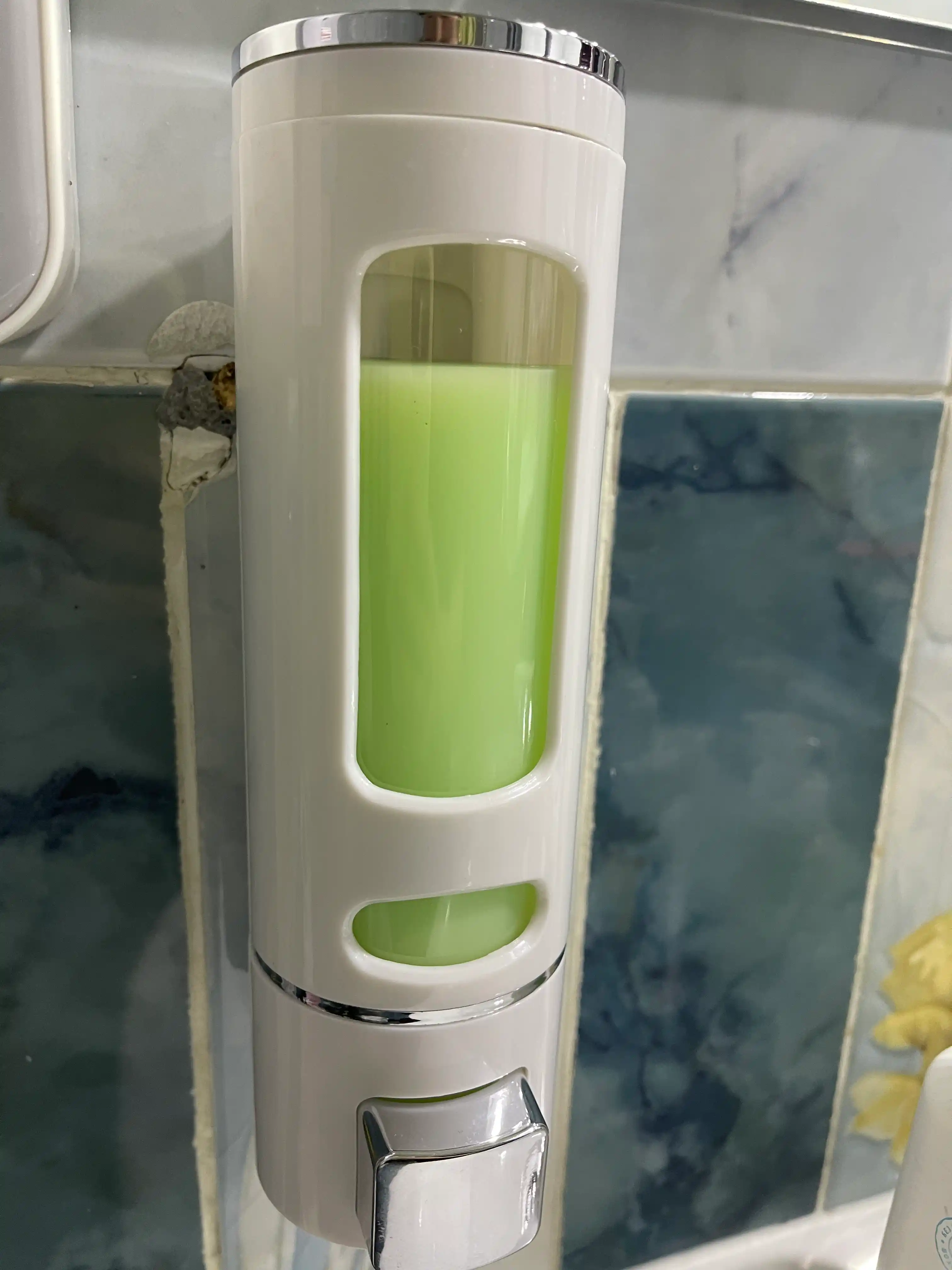 Suyuq sovun uchun dispenser, 400 ml