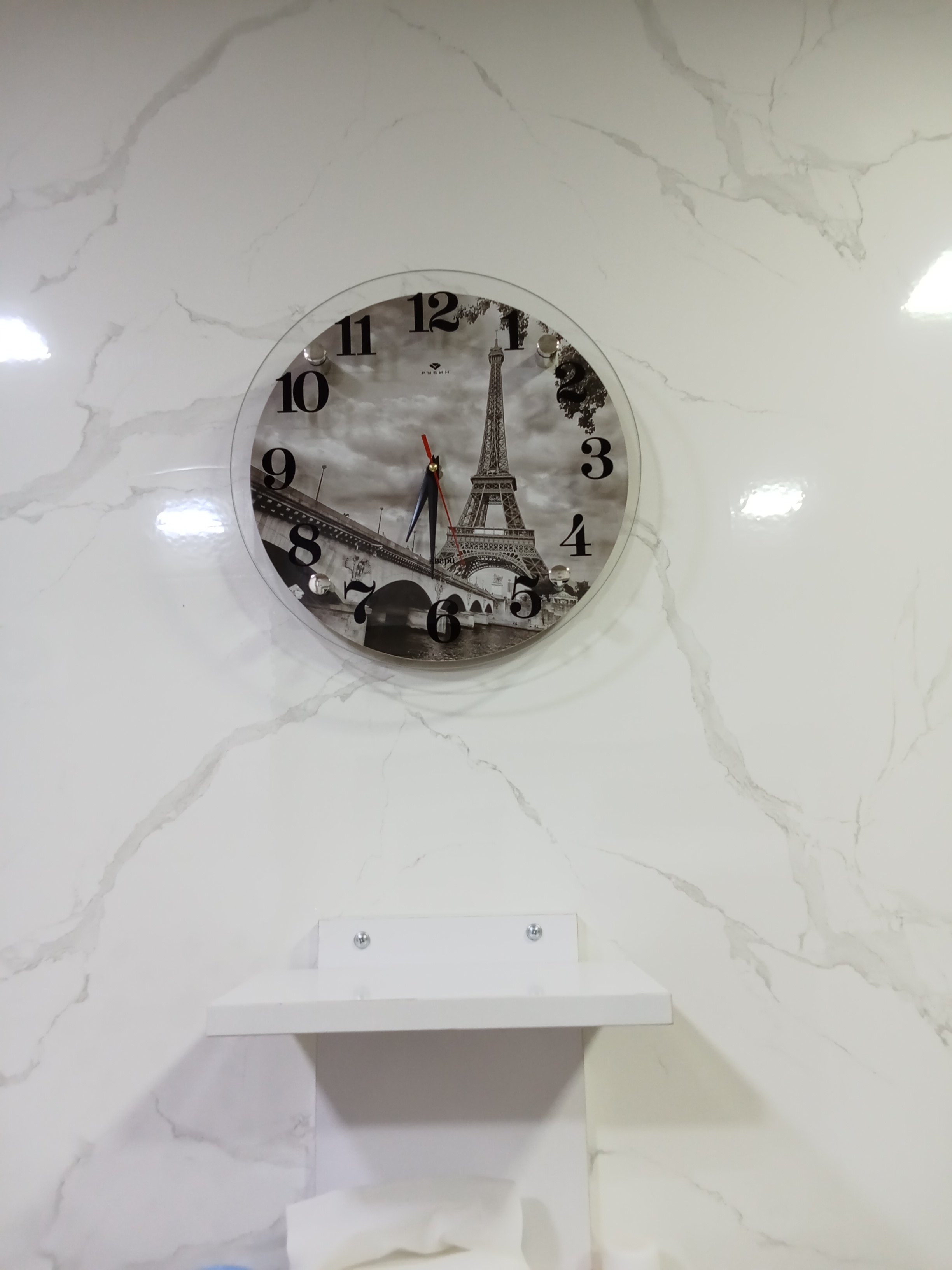 Ovozsiz dumaloq devor soati, shishalik, diametr 30 sm, batareykasi ichida