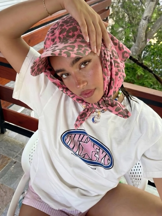 Leopard naqshli pushti bandana kepka (bandor, Hikage tie hat) – yorqin va jasur obraz