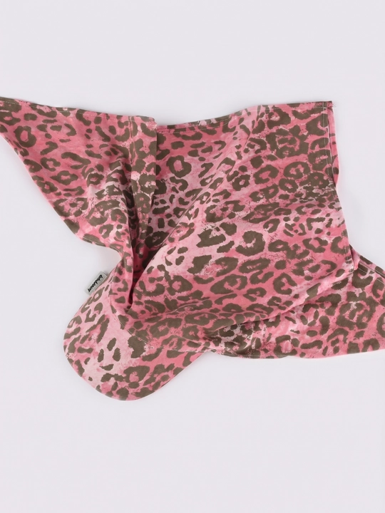 Leopard naqshli pushti bandana kepka (bandor, Hikage tie hat) – yorqin va jasur obraz