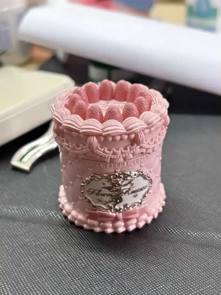 Flower Knows Strawberry Cupid бальзам для губ торт увлажнение уход подарок
