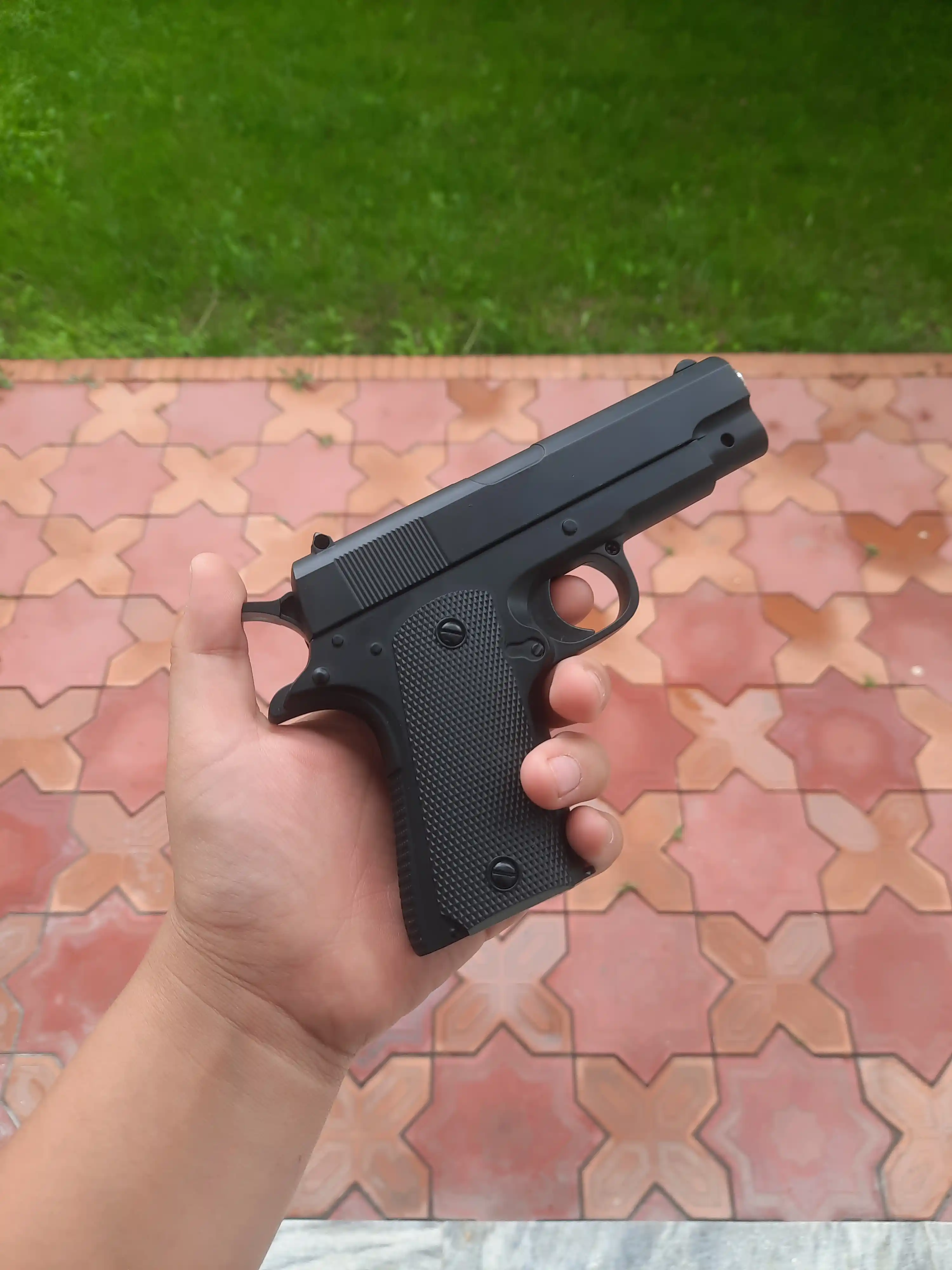 Игрушечный пистолет Airsoft Gun — Металлический корпус, с глушителем и пульками